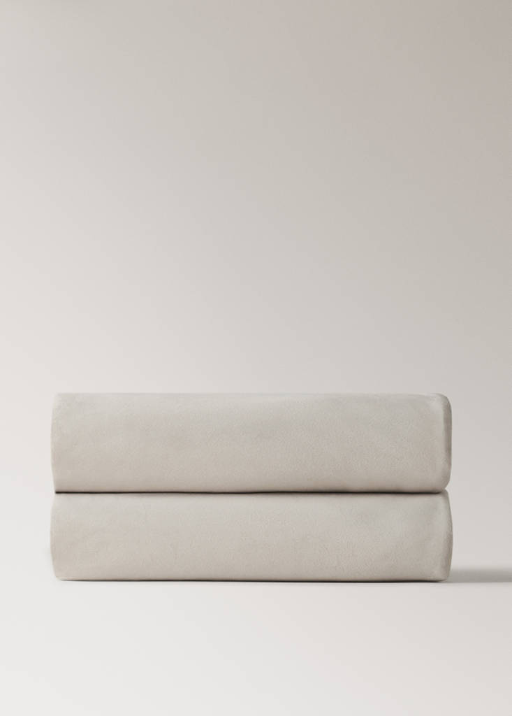 Medium faux-fur textured blanket — Sand