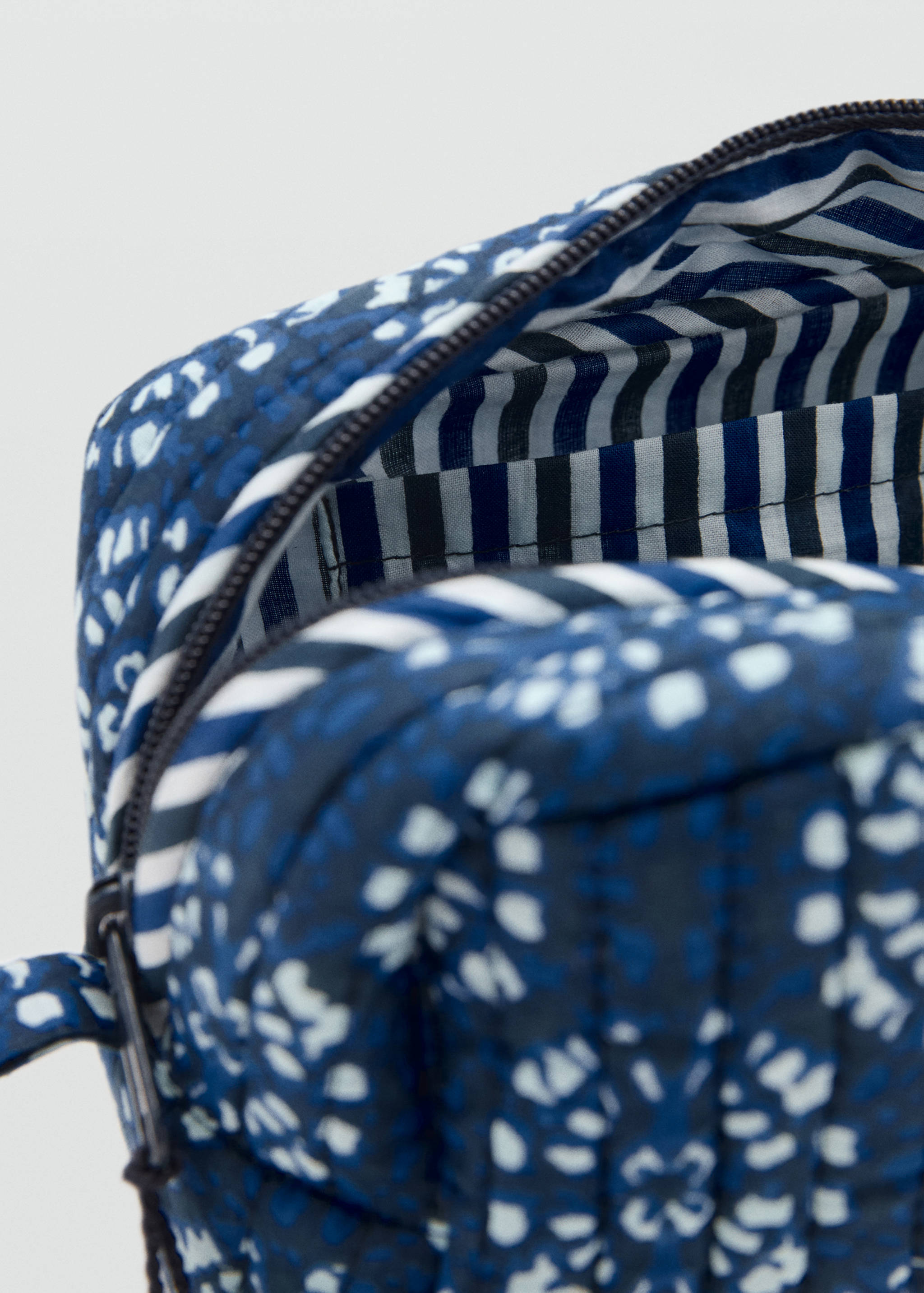 حقيبة مكياج بنقش إثني - تفاصيل المنتج 2