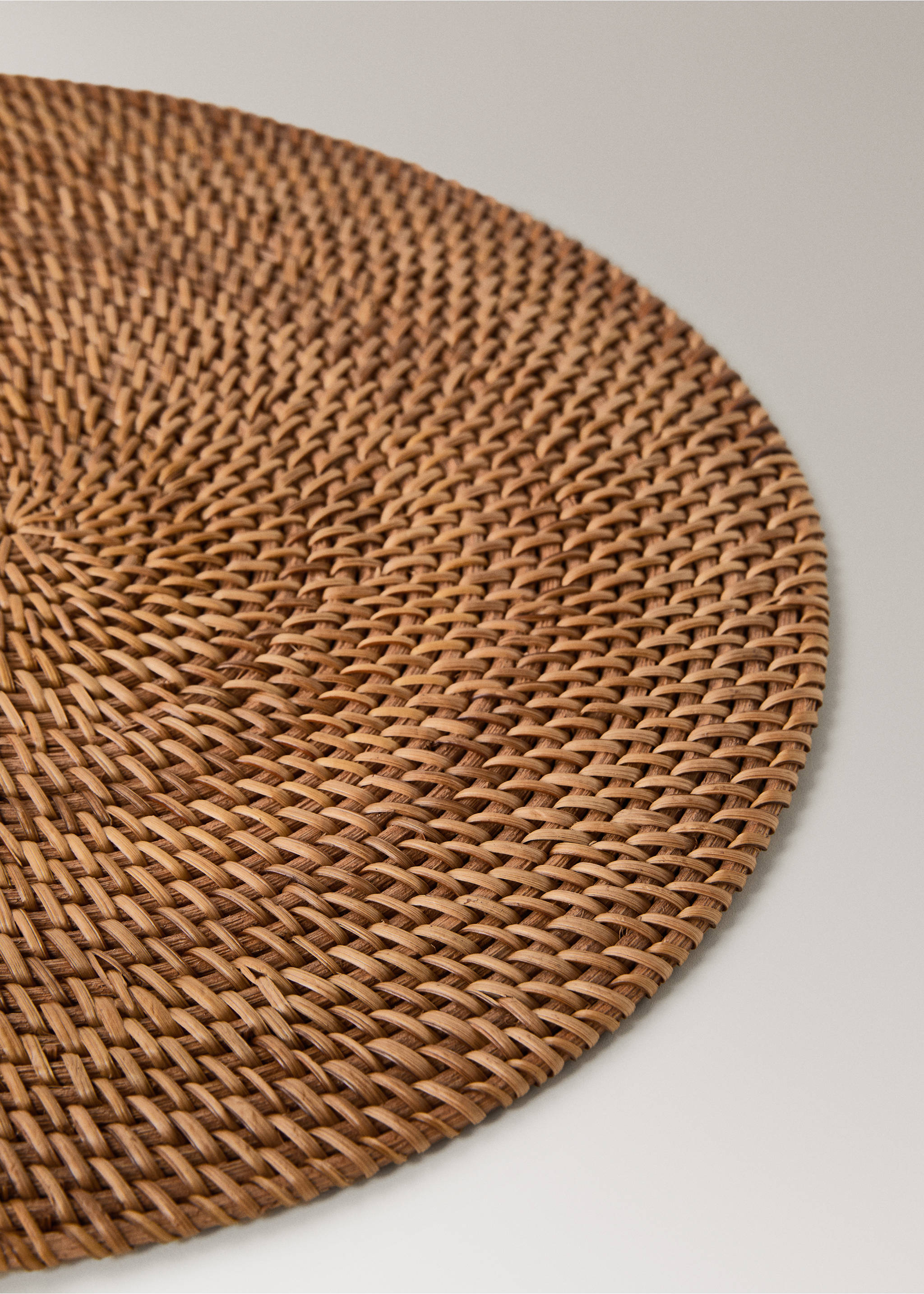 Round rattan placemat - Details of the article 1, Brown. Ref: 17063320-00.