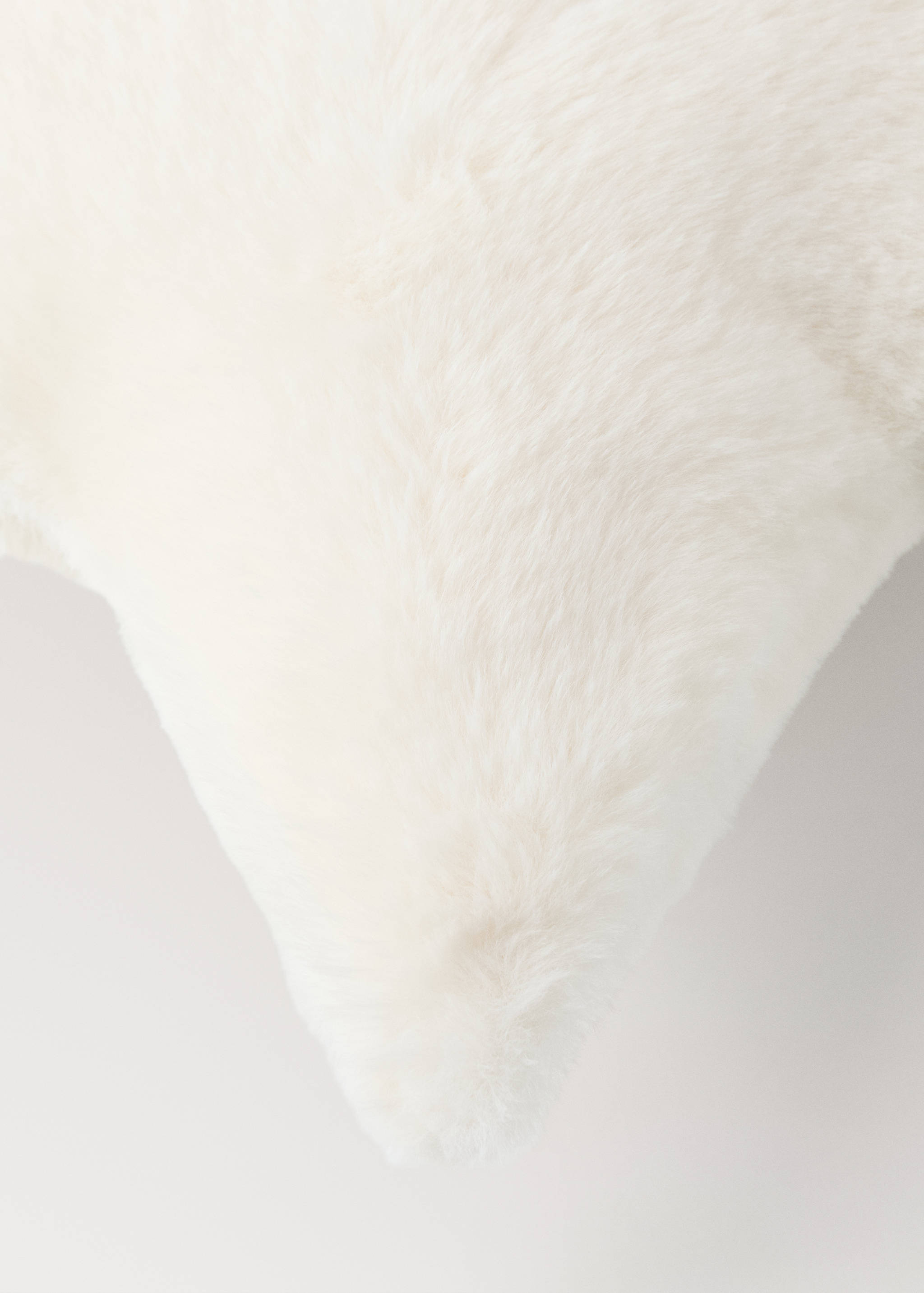 Star-shaped children’s faux-fur cushion - Details of the article 2