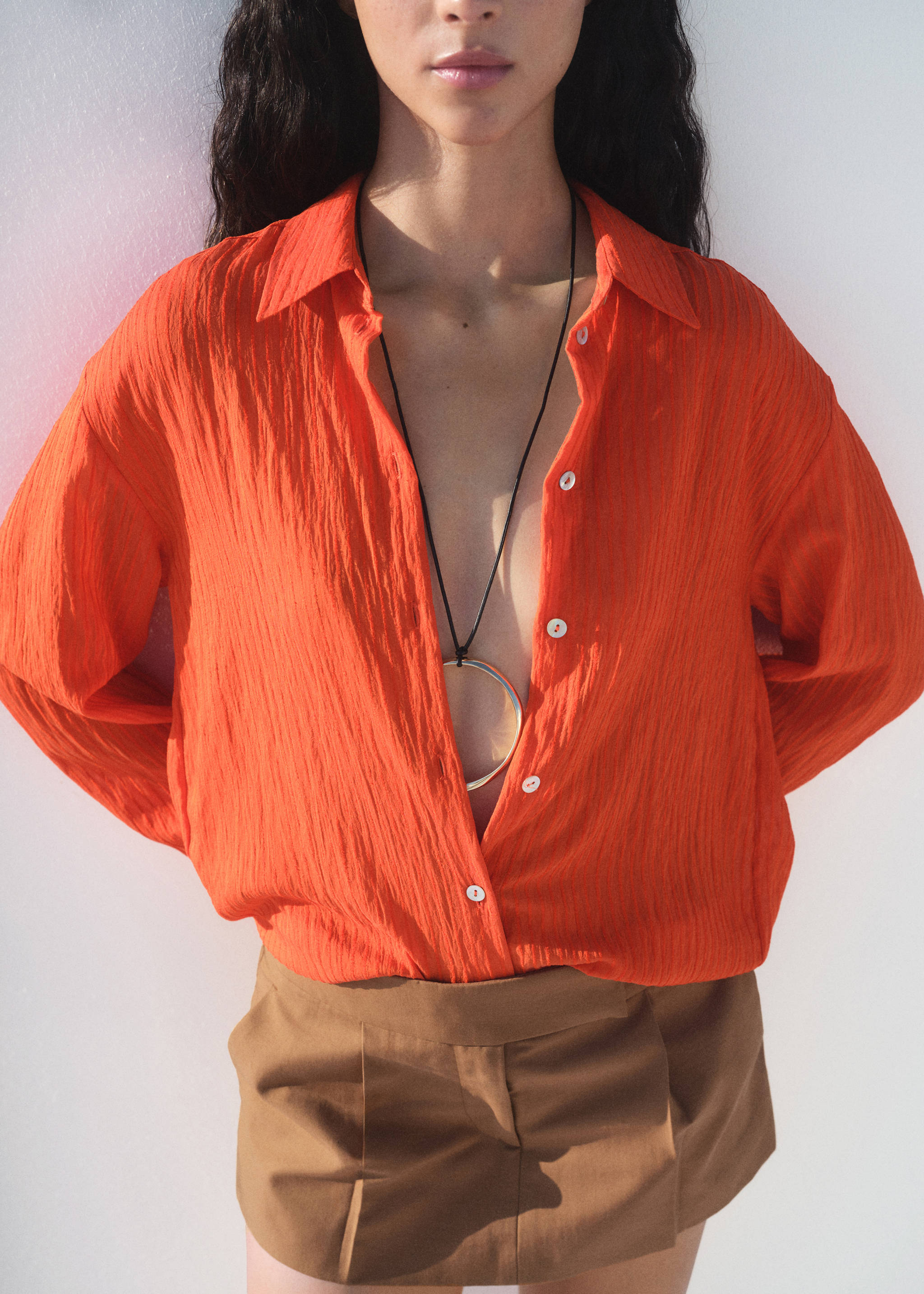 Oversized crinkled-effect shirt - Details of the article 6