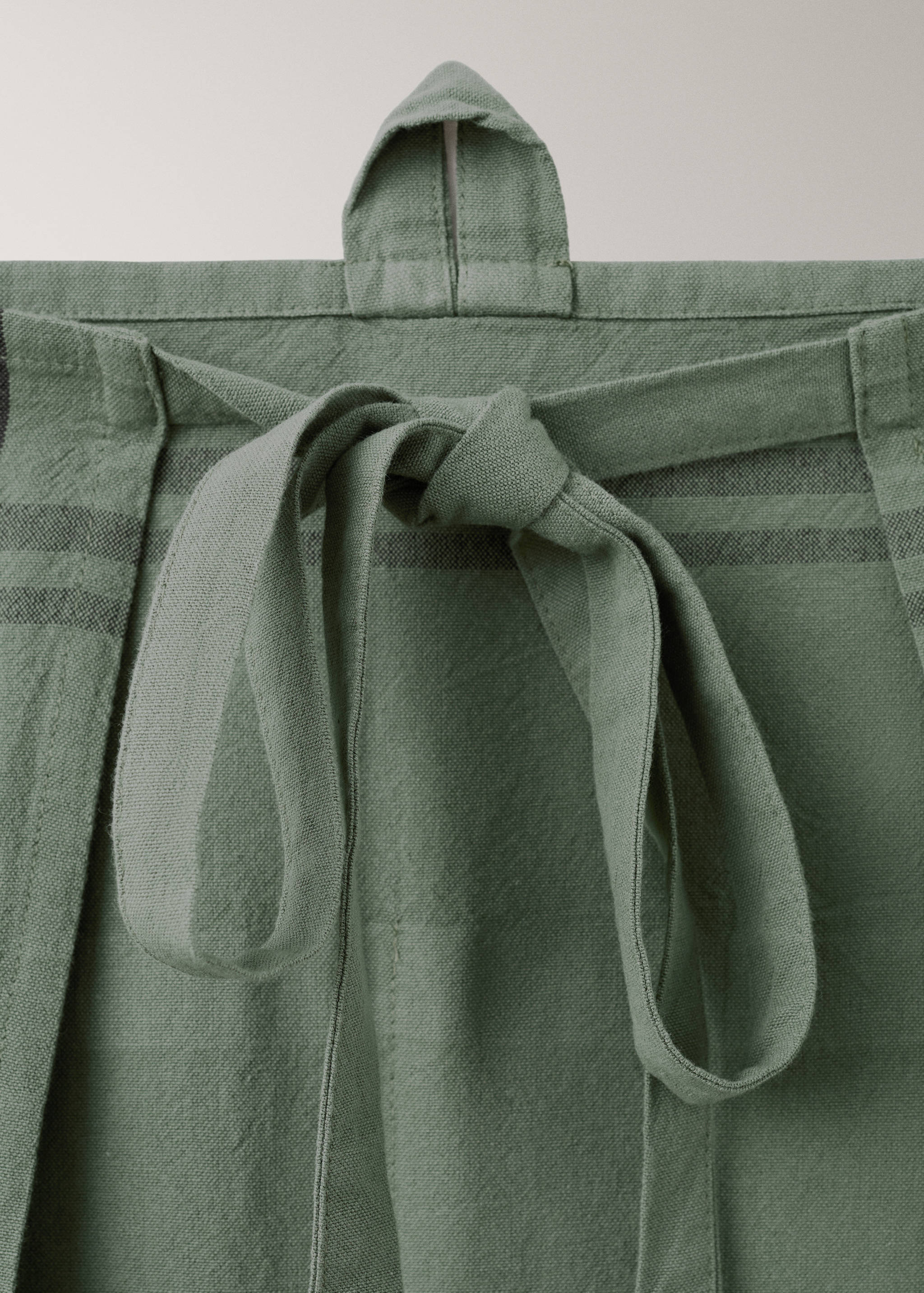 Overdyed striped apron - Details of the article 2