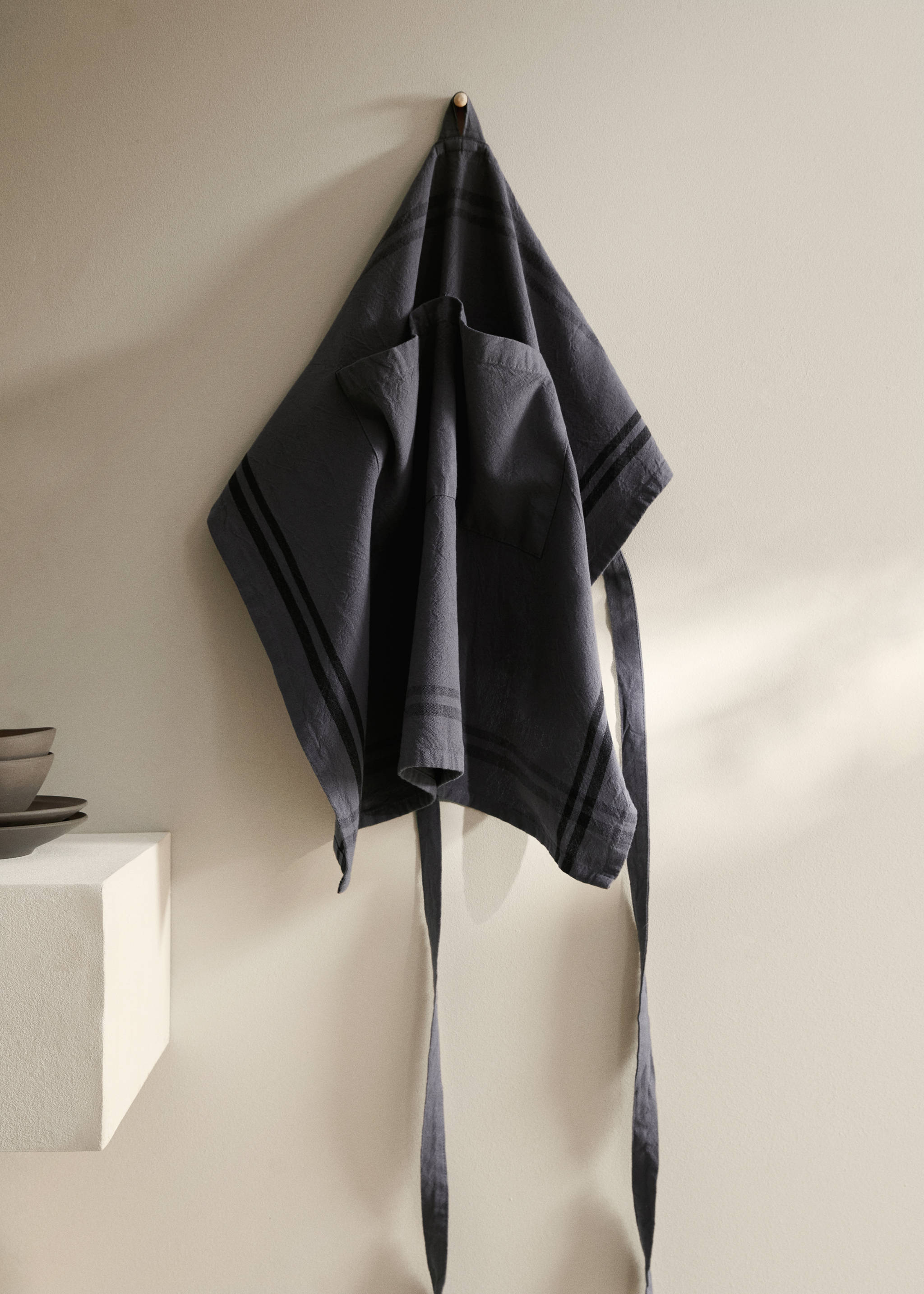 Overdyed striped apron - General plane