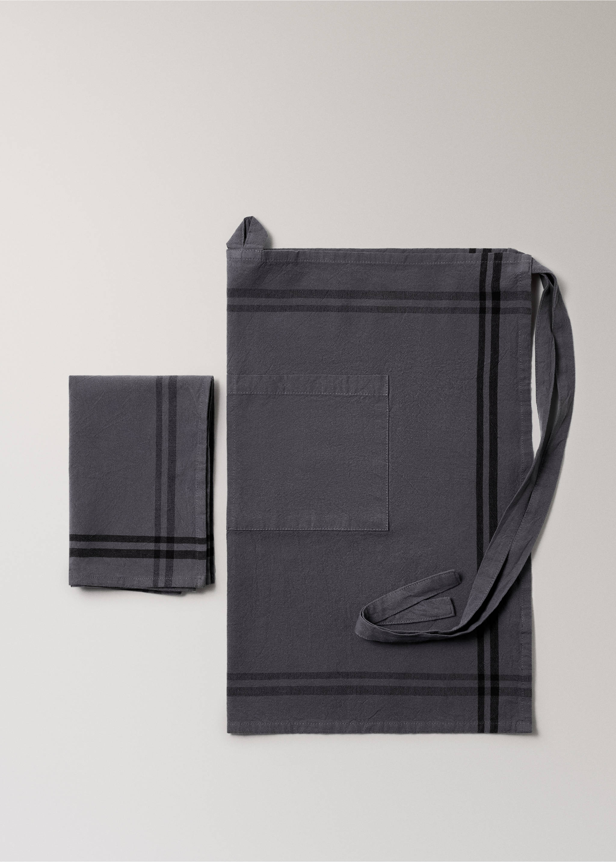 Delantal sobretintado rayas - Detalle del artículo 4, Azul tinta. Ref: 17063329-00.