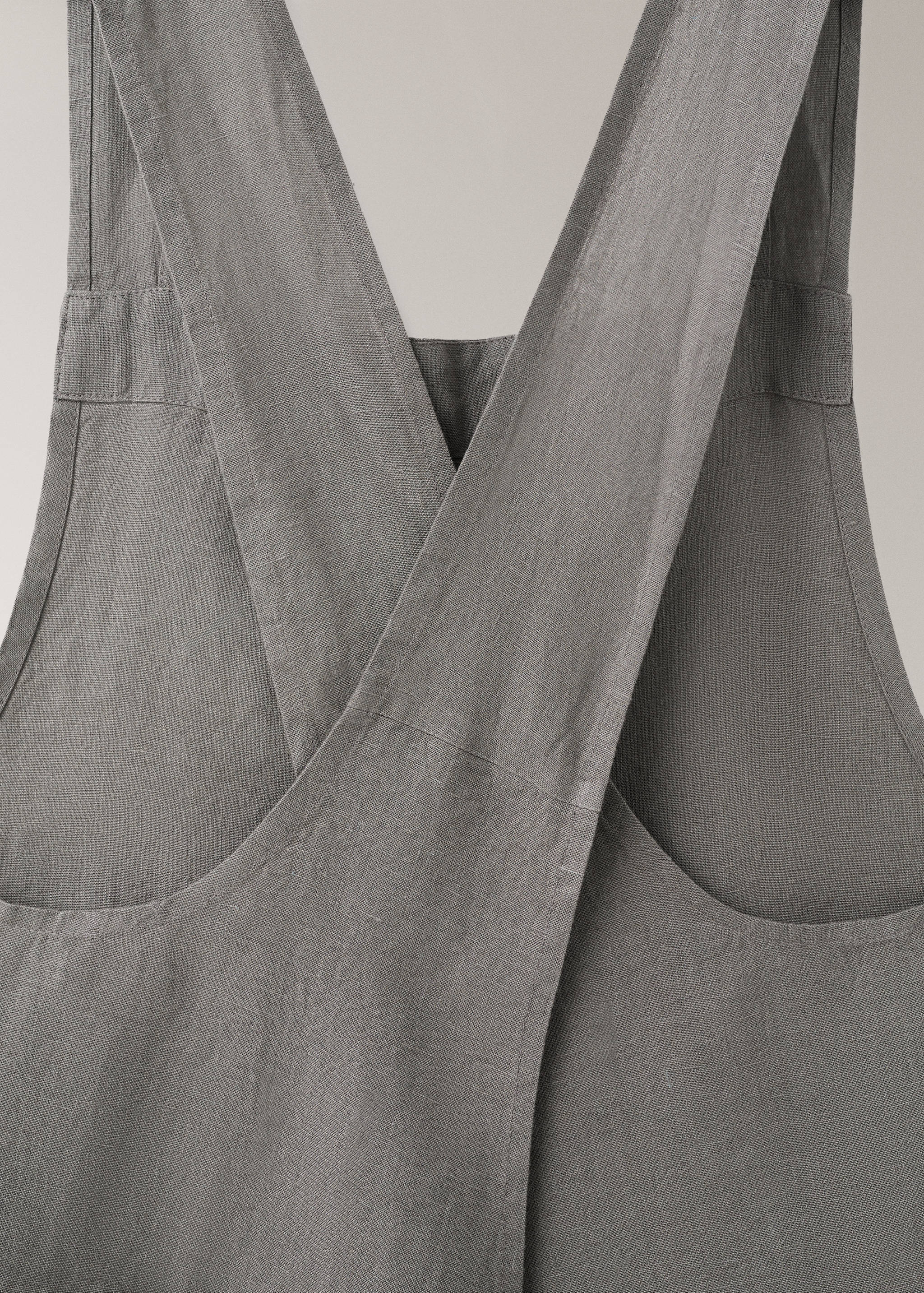 Overdyed linen apron - Details of the article 1