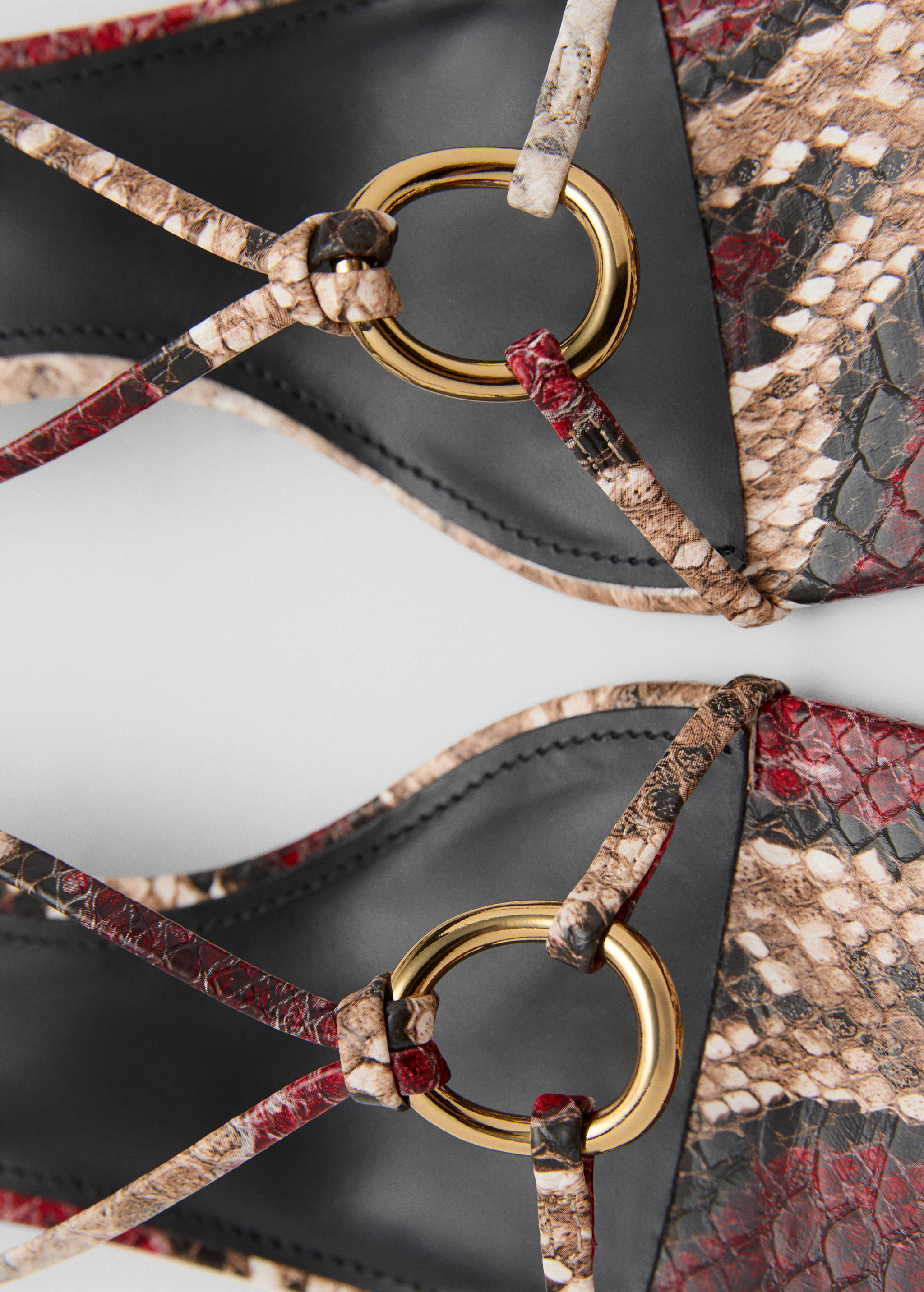 Sandália de salto com detalhe de argola - Pormenor do artigo 2