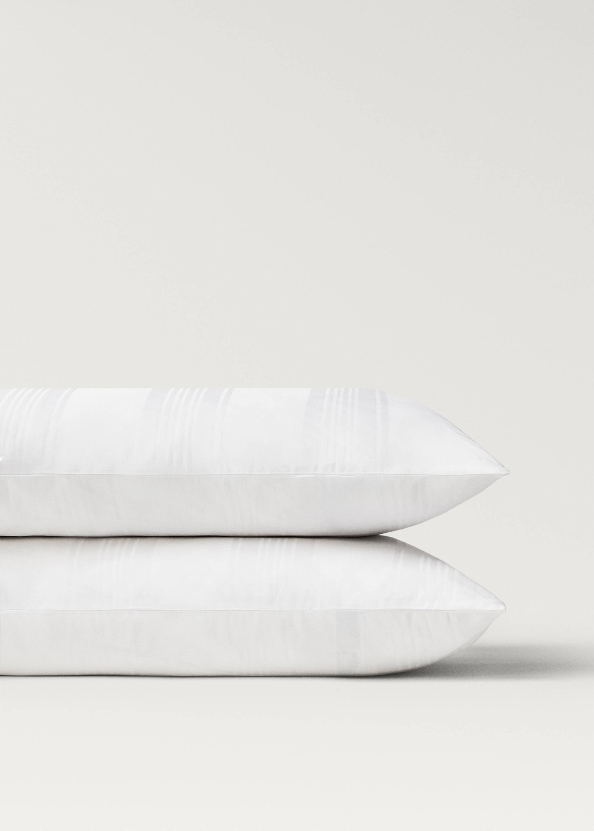 Two 300-thread count cotton satin striped pillowcases 50x75 cm - Details of the article 1