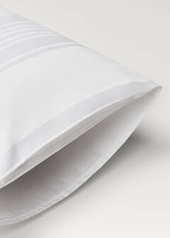 Two 300-thread count cotton satin striped pillowcases 50x75 cm — White 3