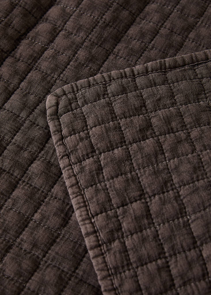 Steppdecke aus Garment-dyed-Baumwolle mit Karomuster für 130/150 cm Bett — Kaffeebraun