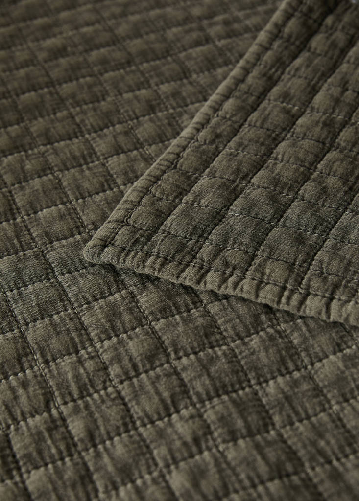 Steppdecke aus Garment-dyed-Baumwolle mit Karomuster für 130/150 cm Bett — Olivengrün
