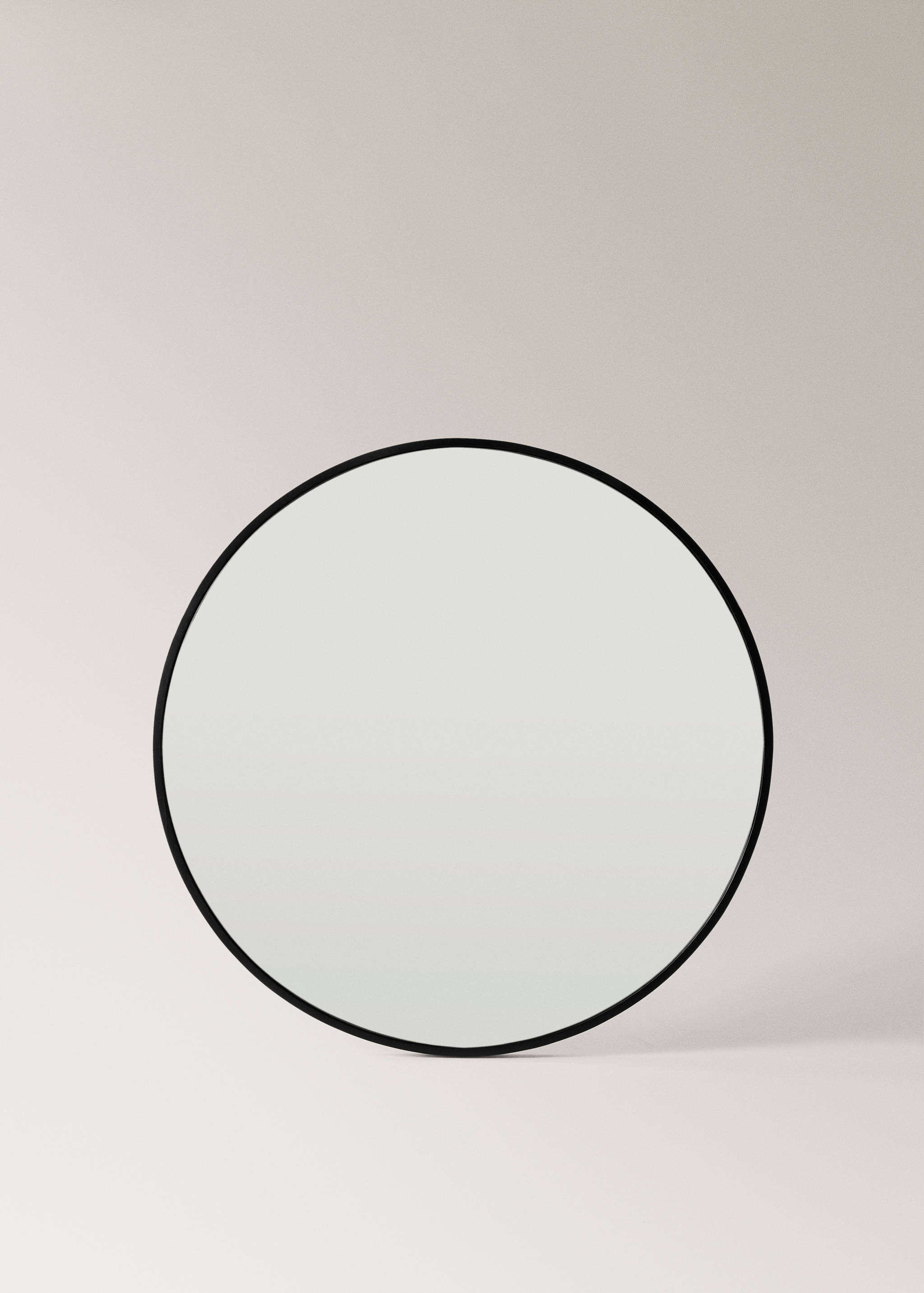 Large round wooden mirror - Article without model