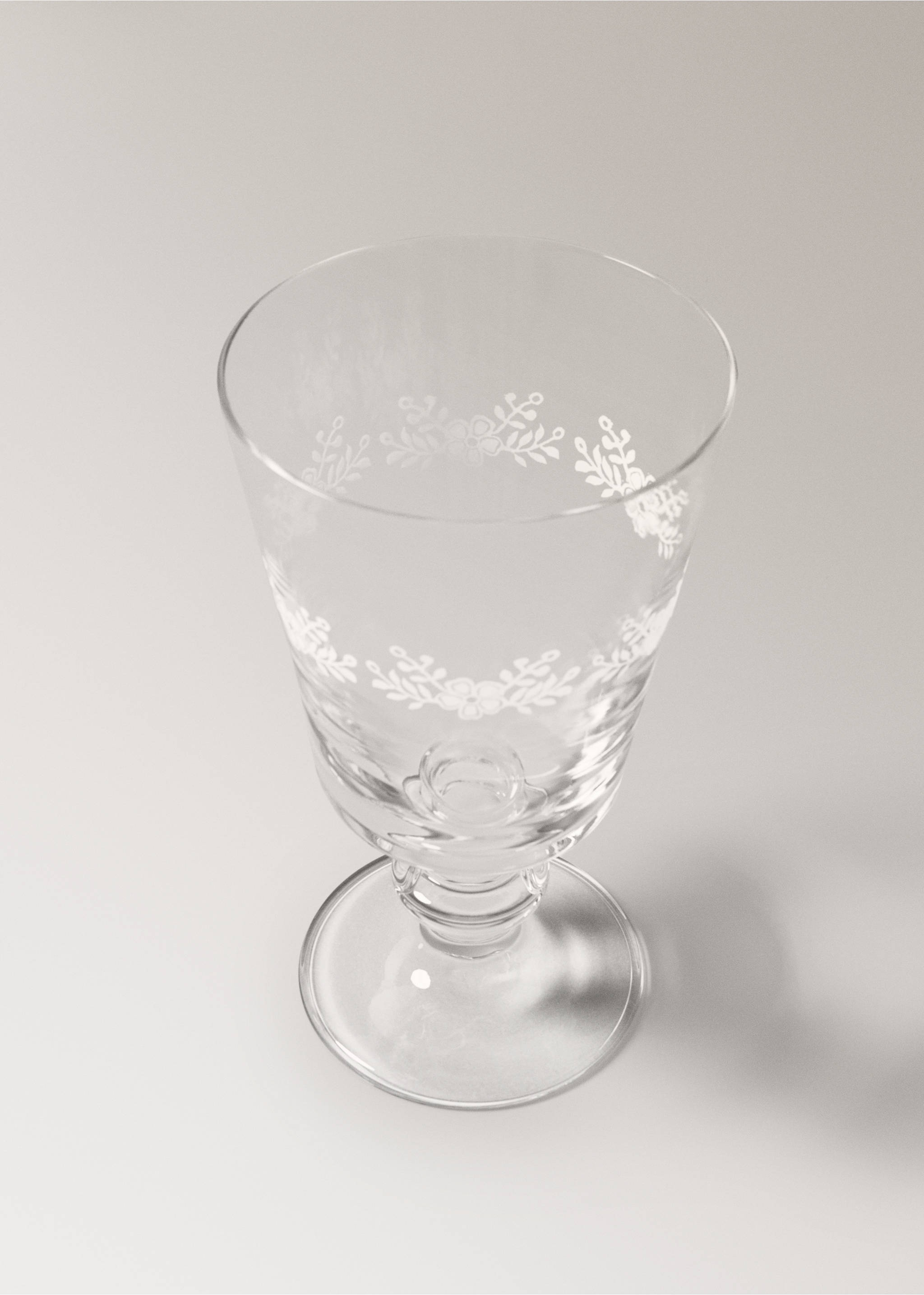 Blomvas i glas - Detaljer om artikeln 3, Benvit. Ref: 17063827-00.