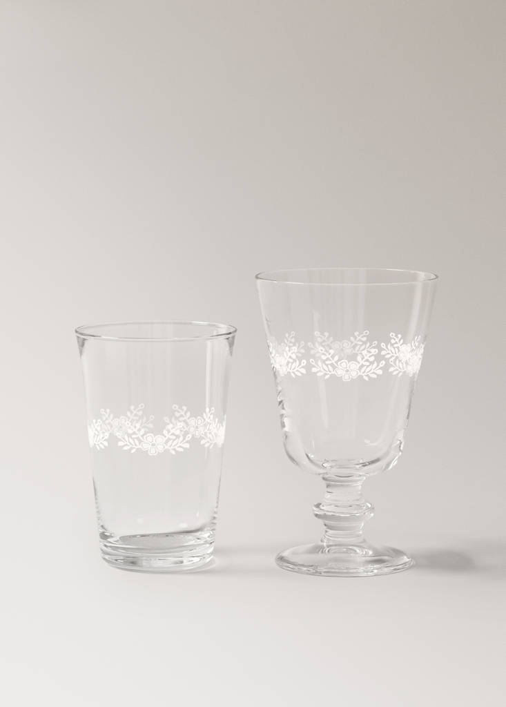 Glass vase with flowers — Off White