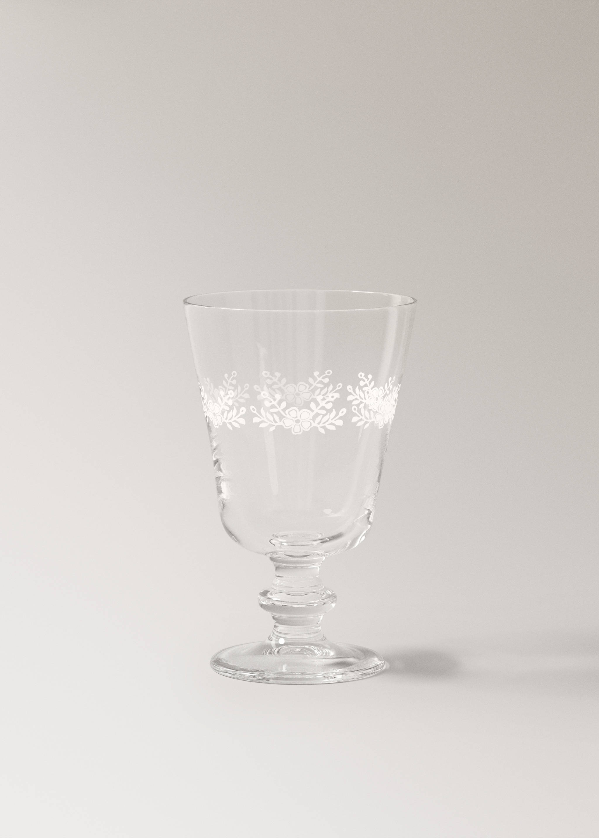 Glass vase with flowers - Article without model