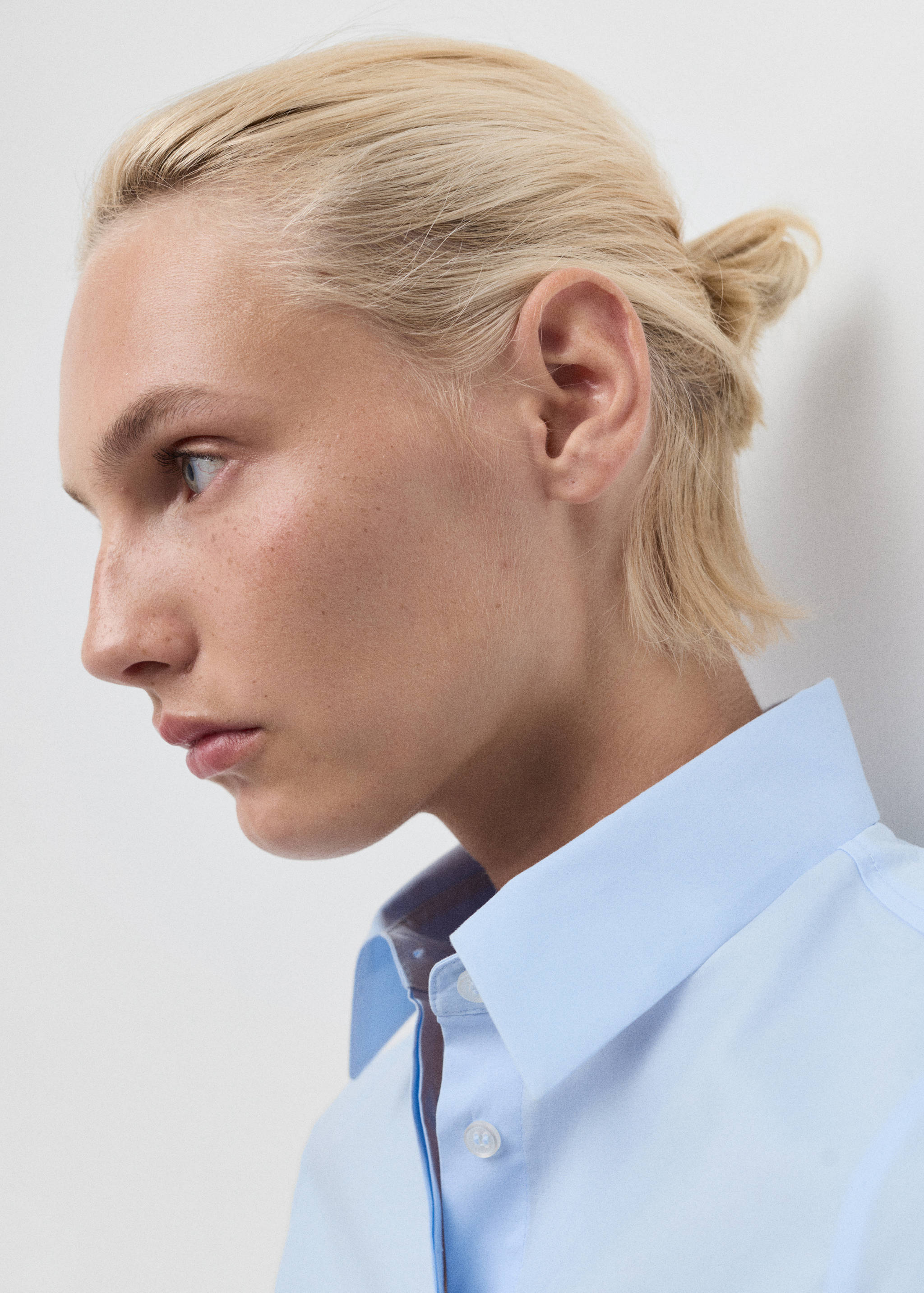 Slim-fit poplin shirt - Details of the article 1