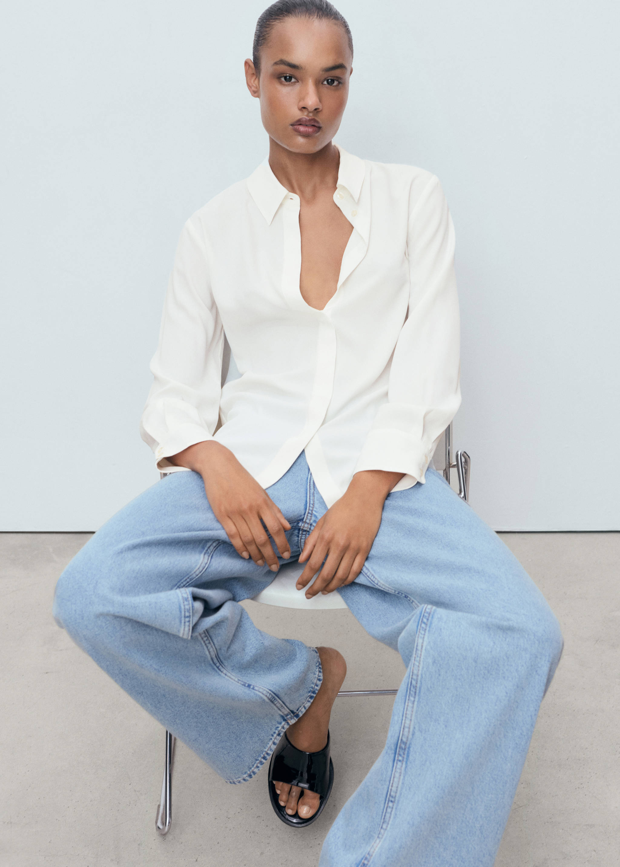 Fluid long-sleeved blouse - Details of the article 6