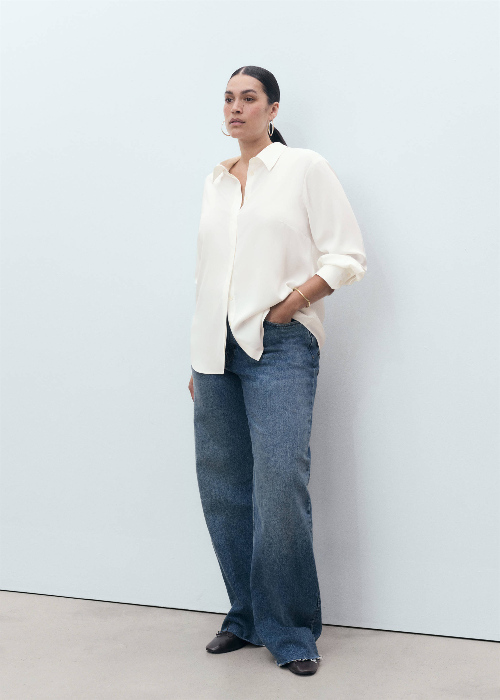 Fluid long-sleeved blouse - Details of the article 3