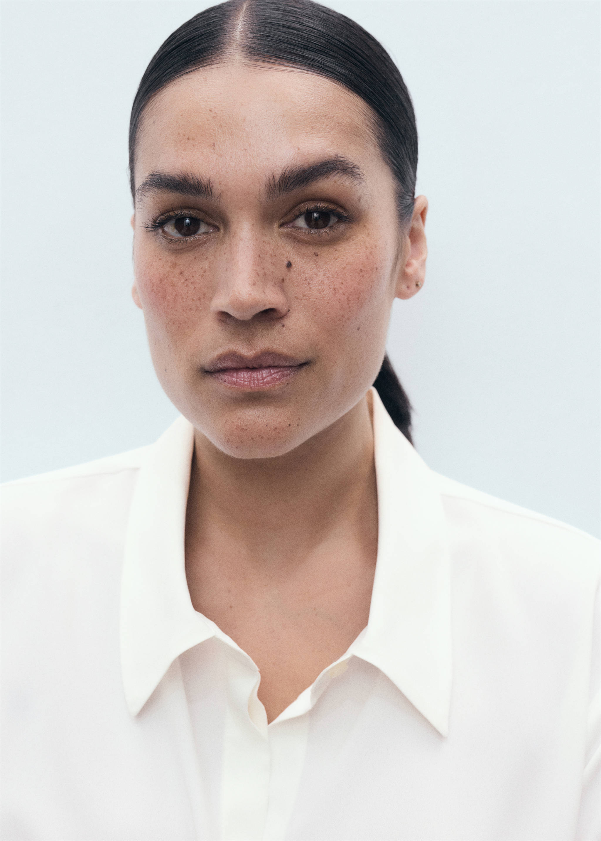 Fluid long-sleeved blouse - Details of the article 4