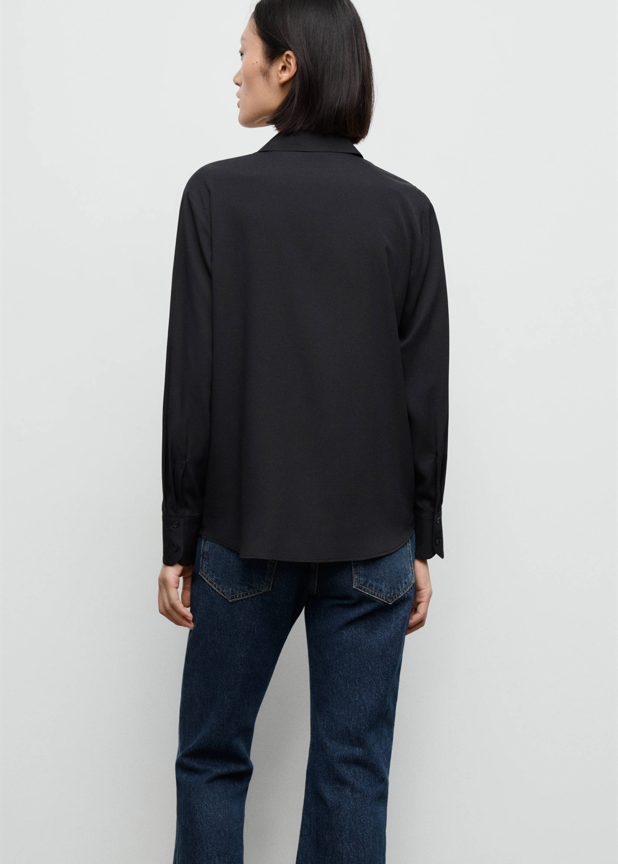 Fluid long-sleeved blouse - Reverse of the article