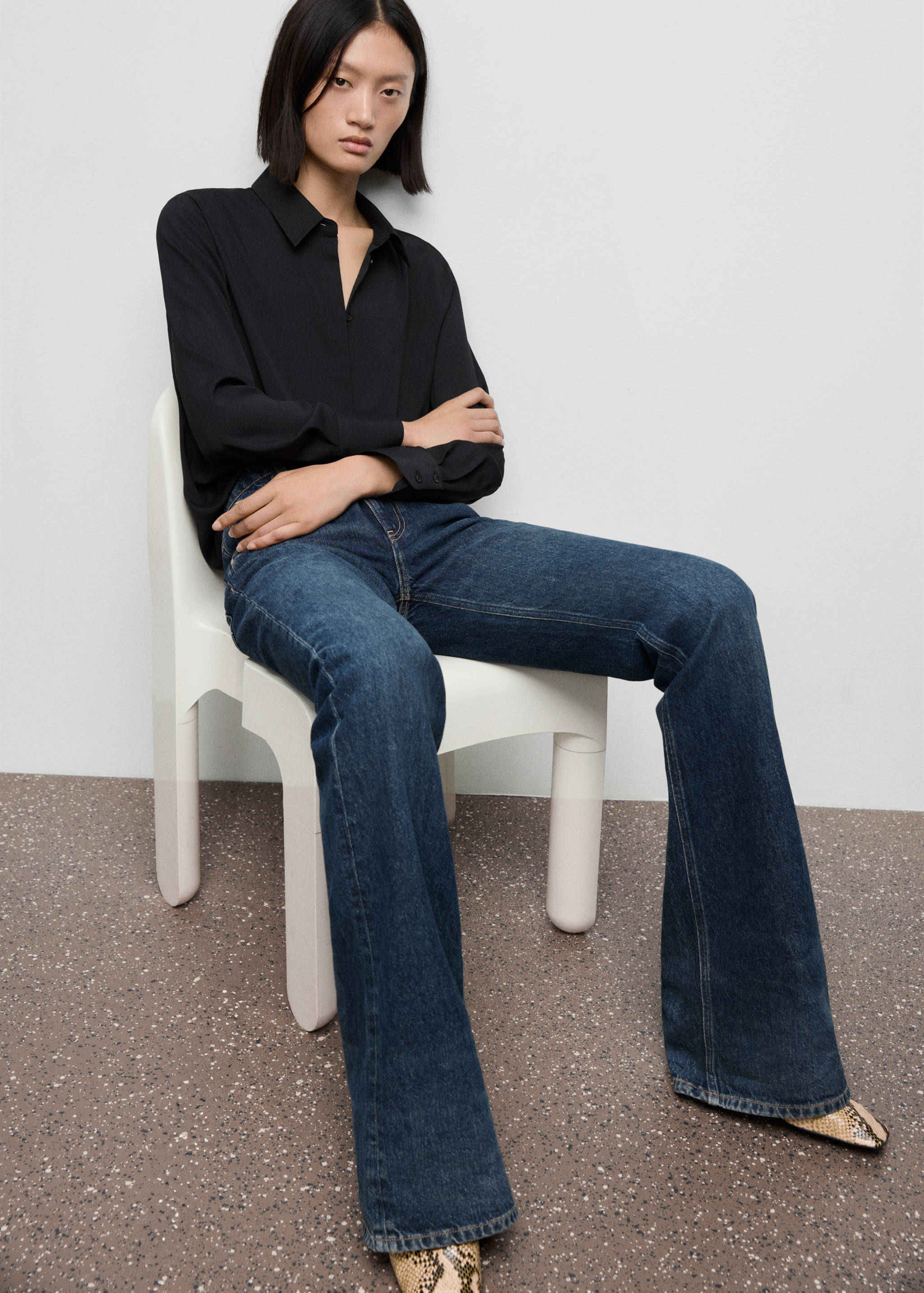 Fluid long-sleeved blouse - Details of the article 2