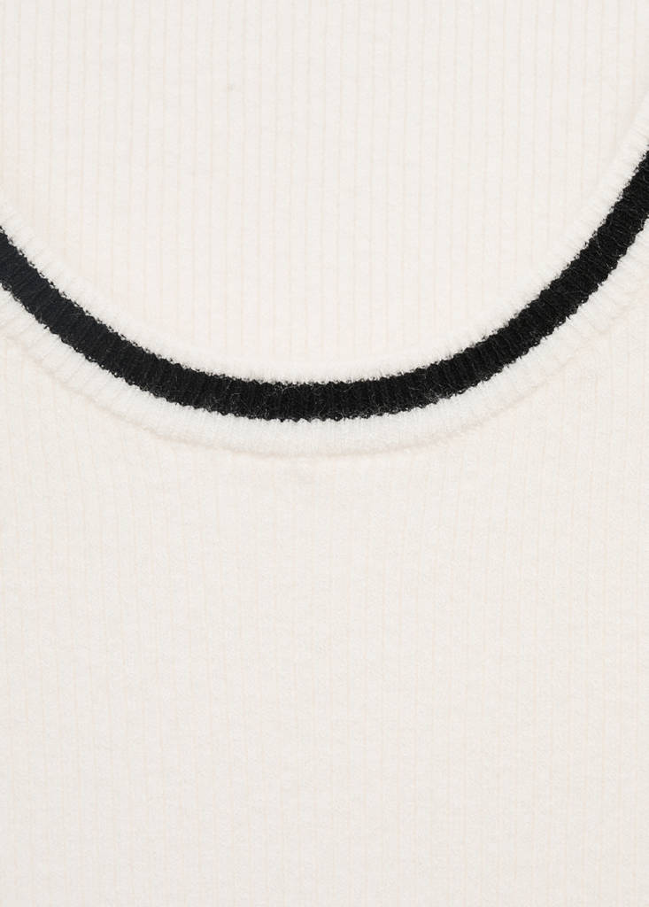 Knitted top with contrast details — Ecru