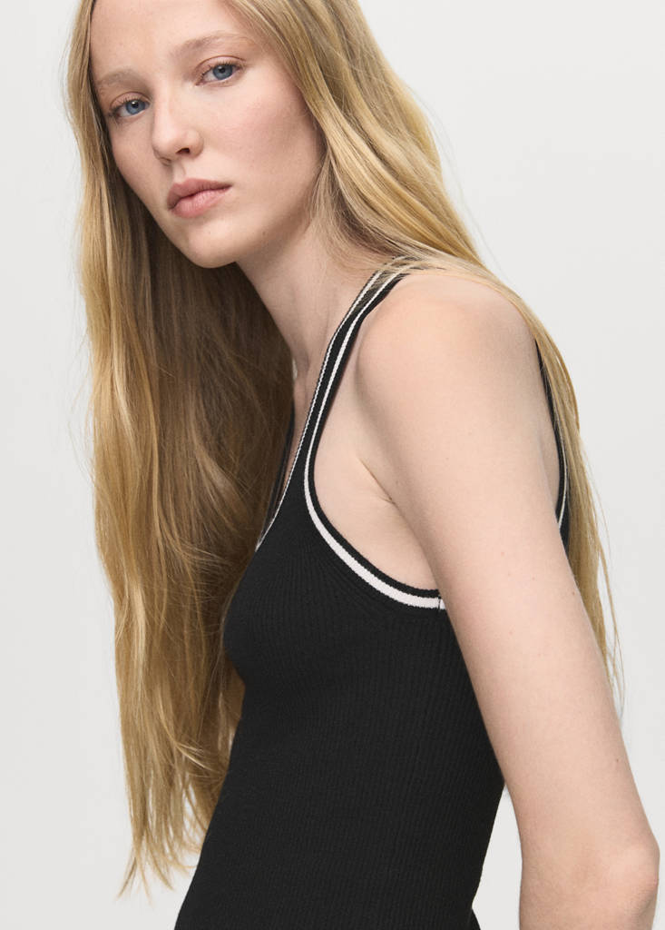 Knitted top with contrast details — Black