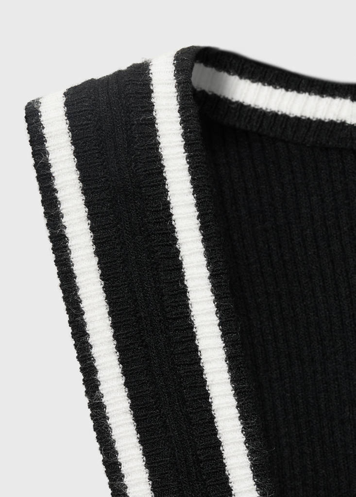 Knitted top with contrast details — Black