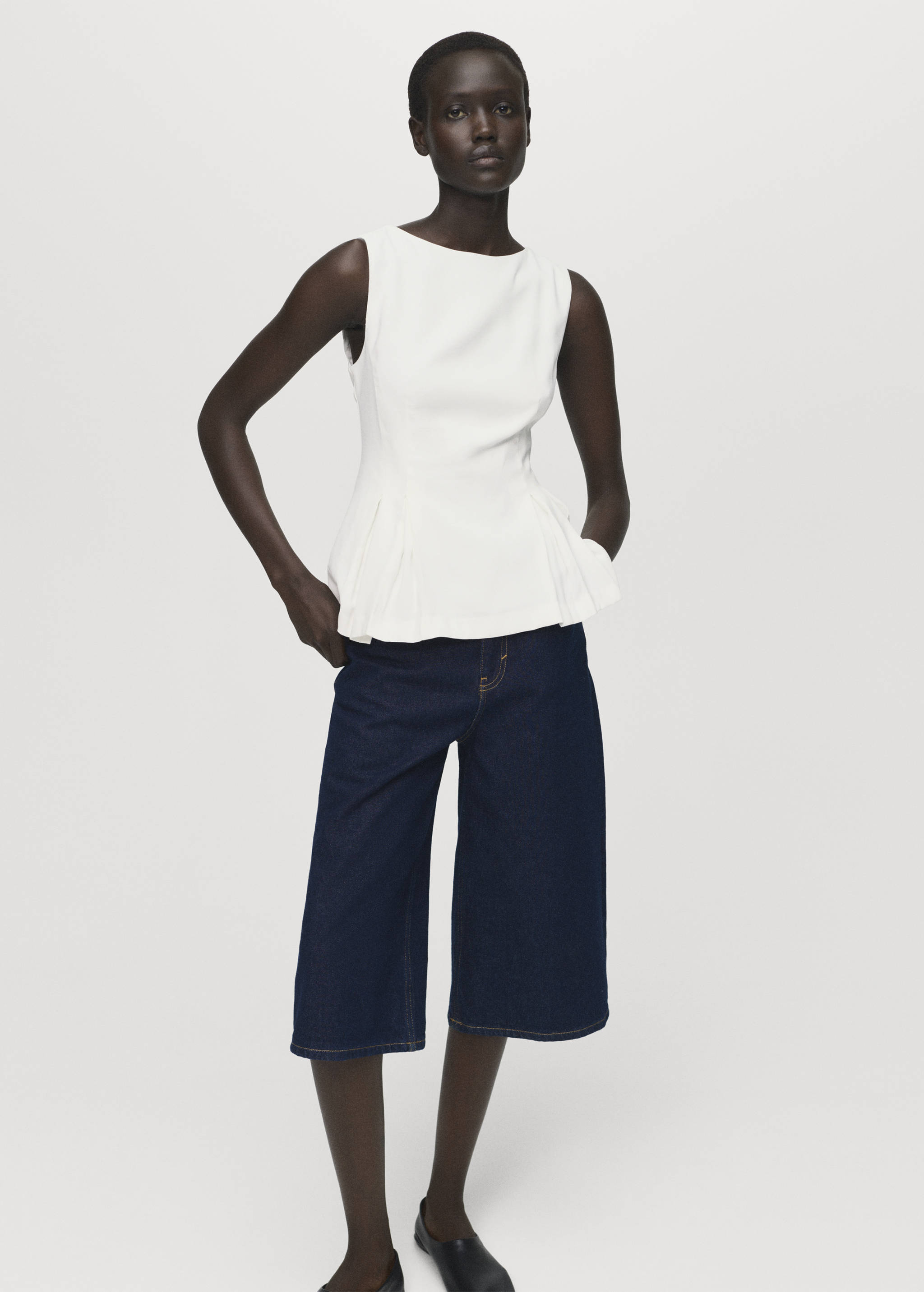 Peplum top with pleat detail - Details of the article 2