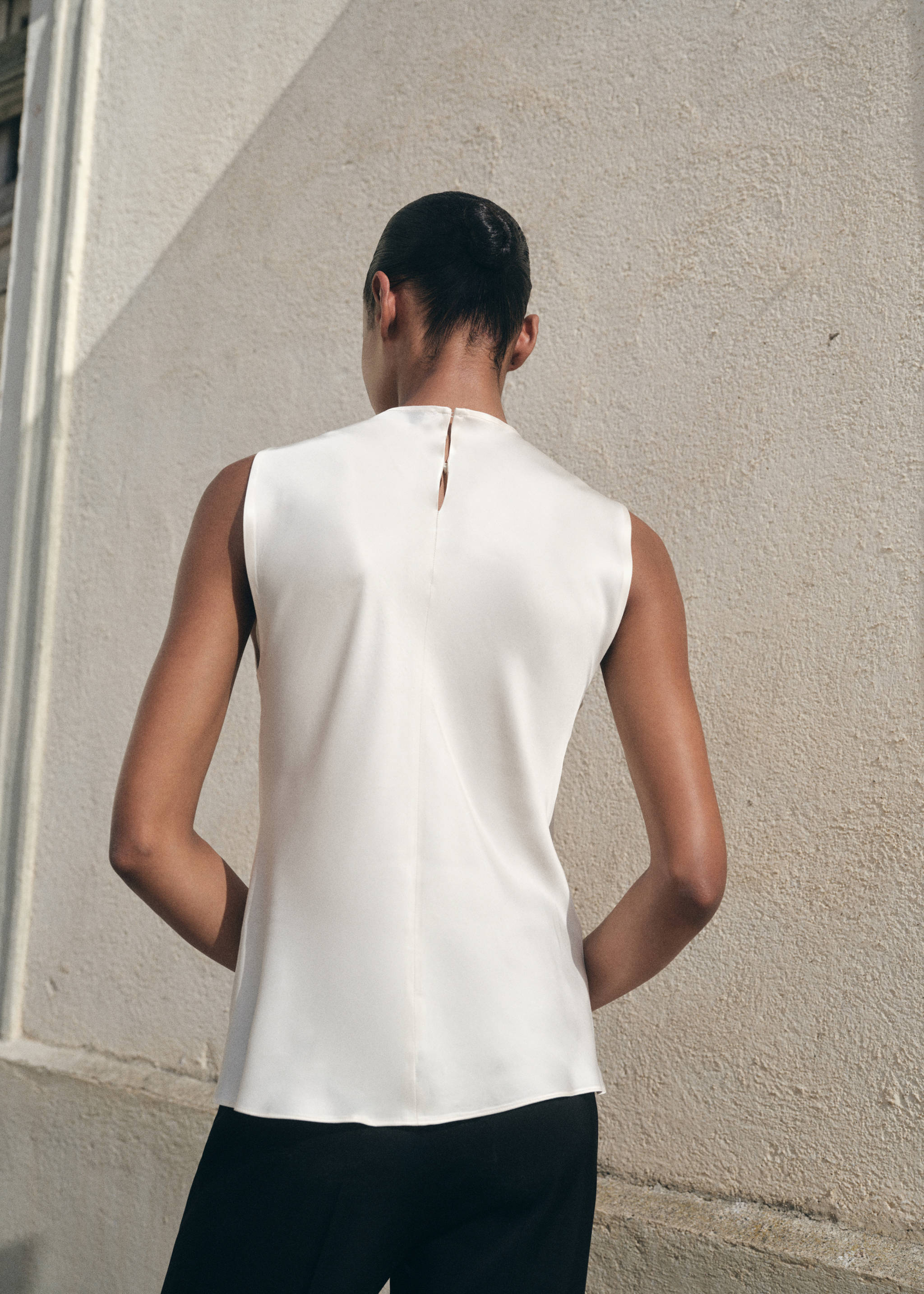 Satin blouse with draped neck - Reverse of the article