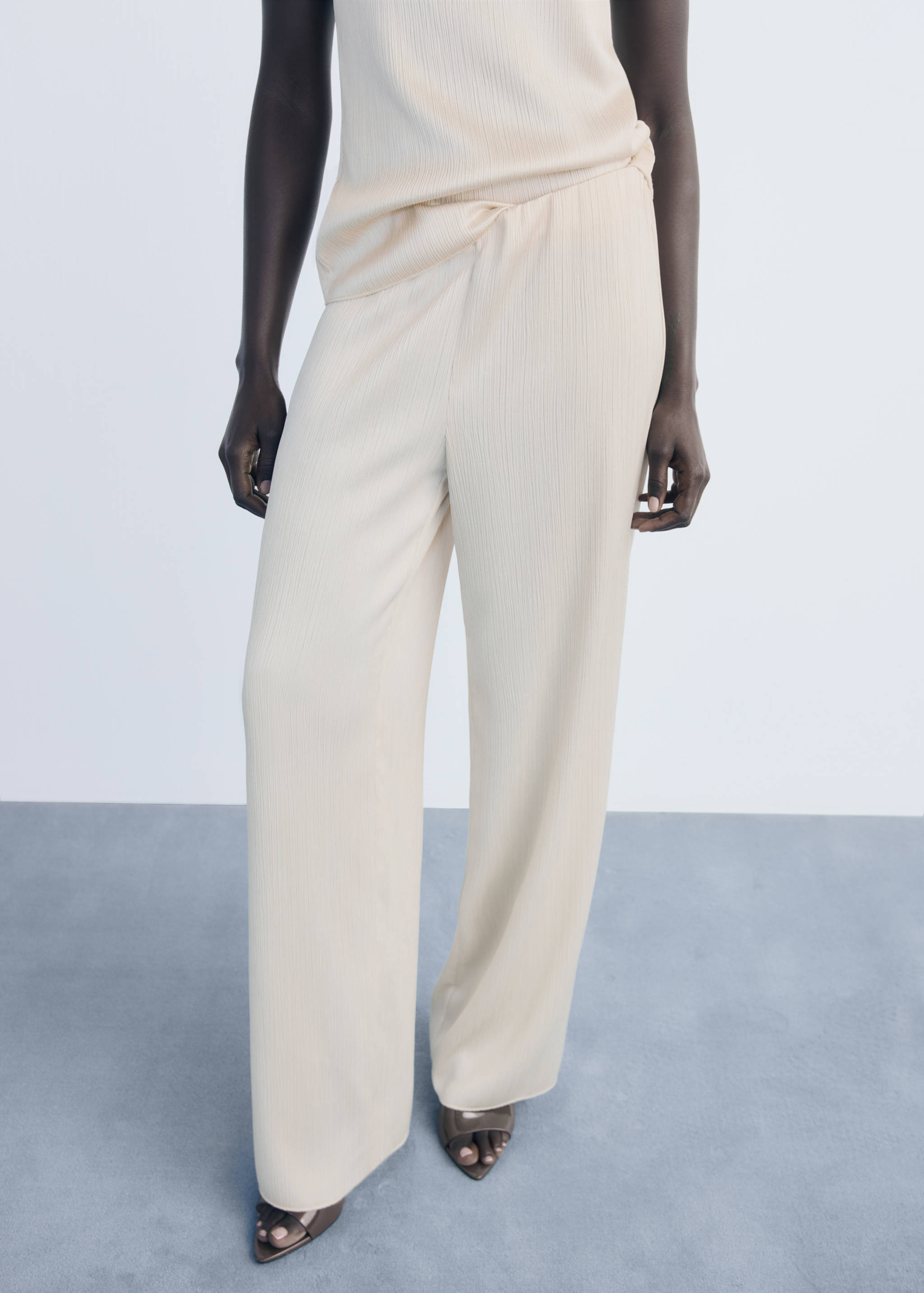 Pleated pants with elastic waist - Medium plane