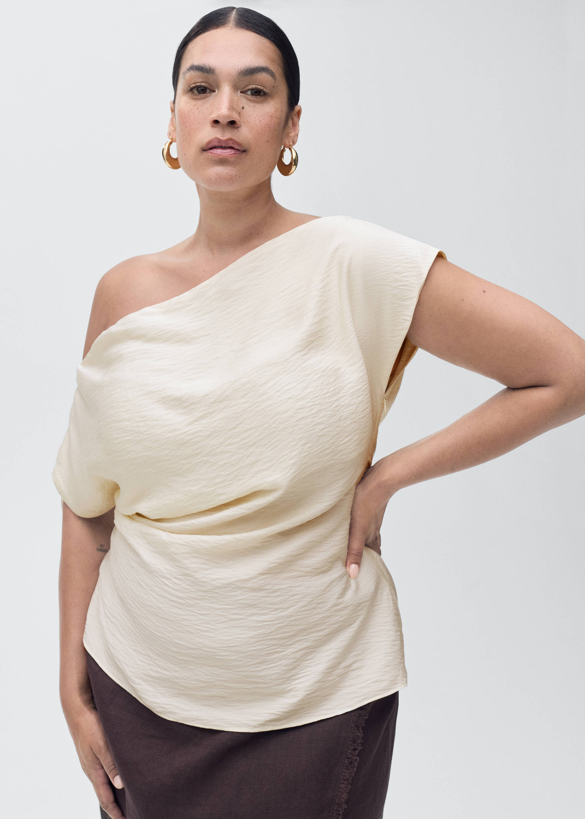 Modal blouse with asymmetrical collar - Details of the article 5