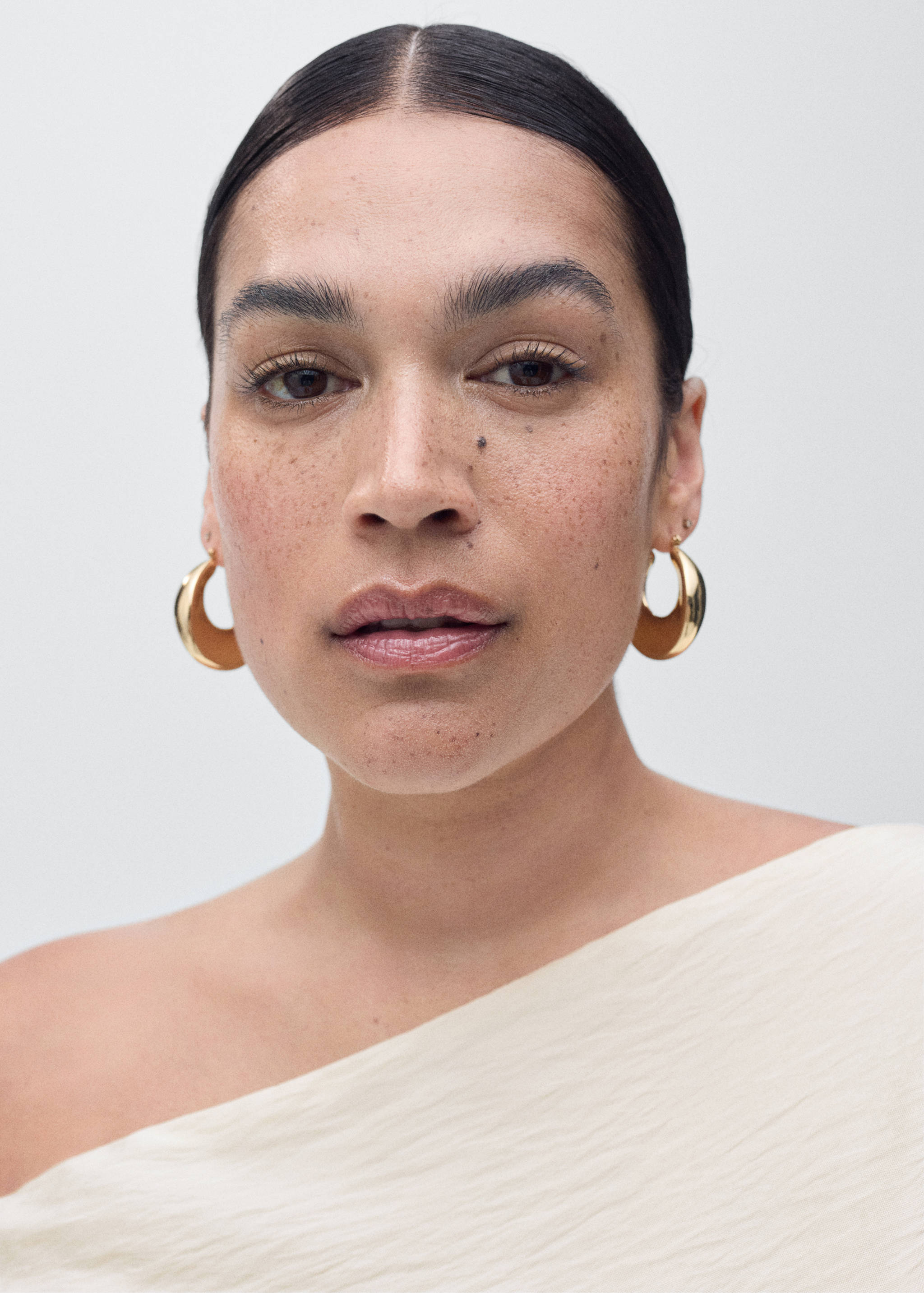 Modal blouse with asymmetrical collar - Details of the article 4