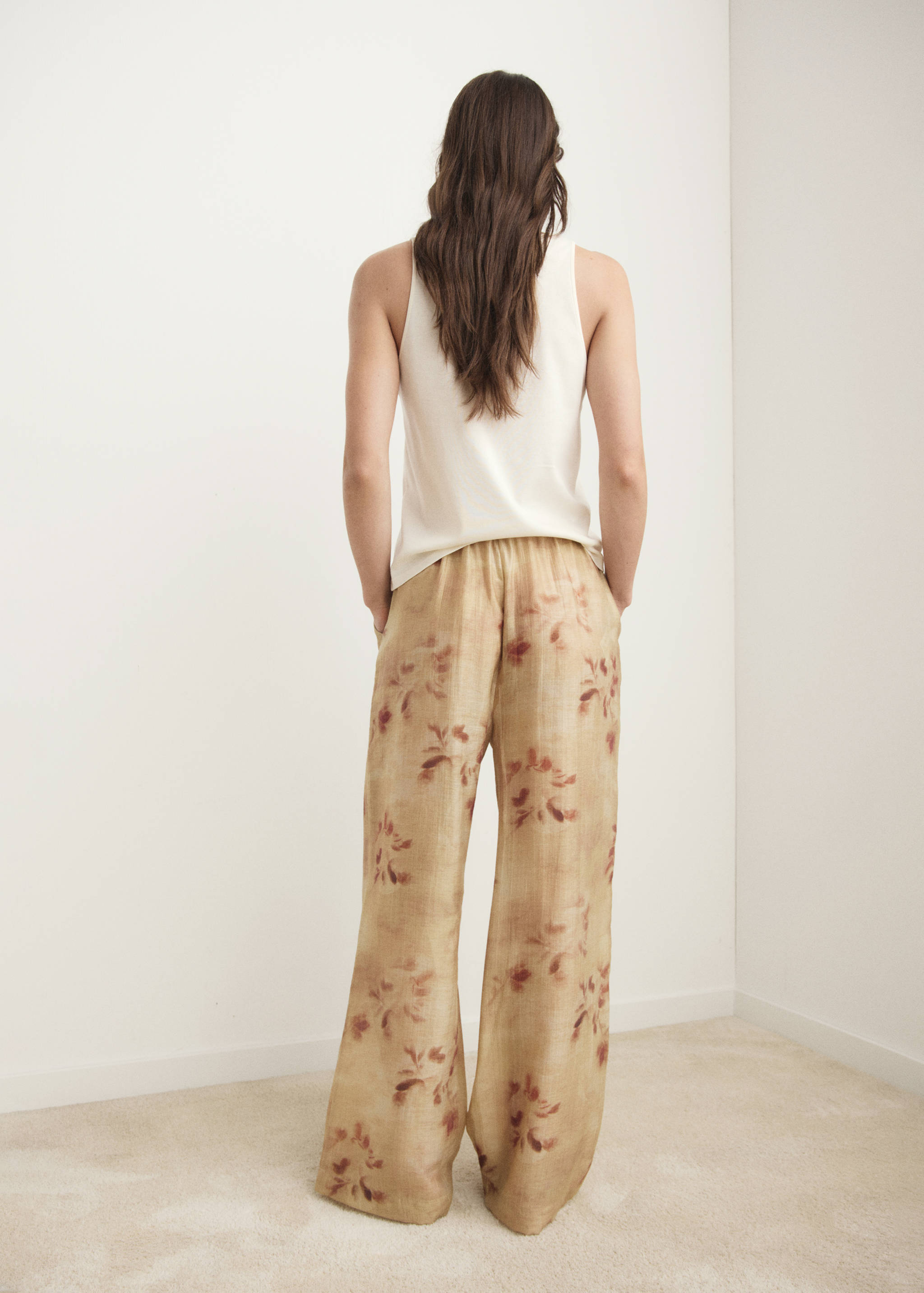 Leaf-print trousers - Reverse of the article