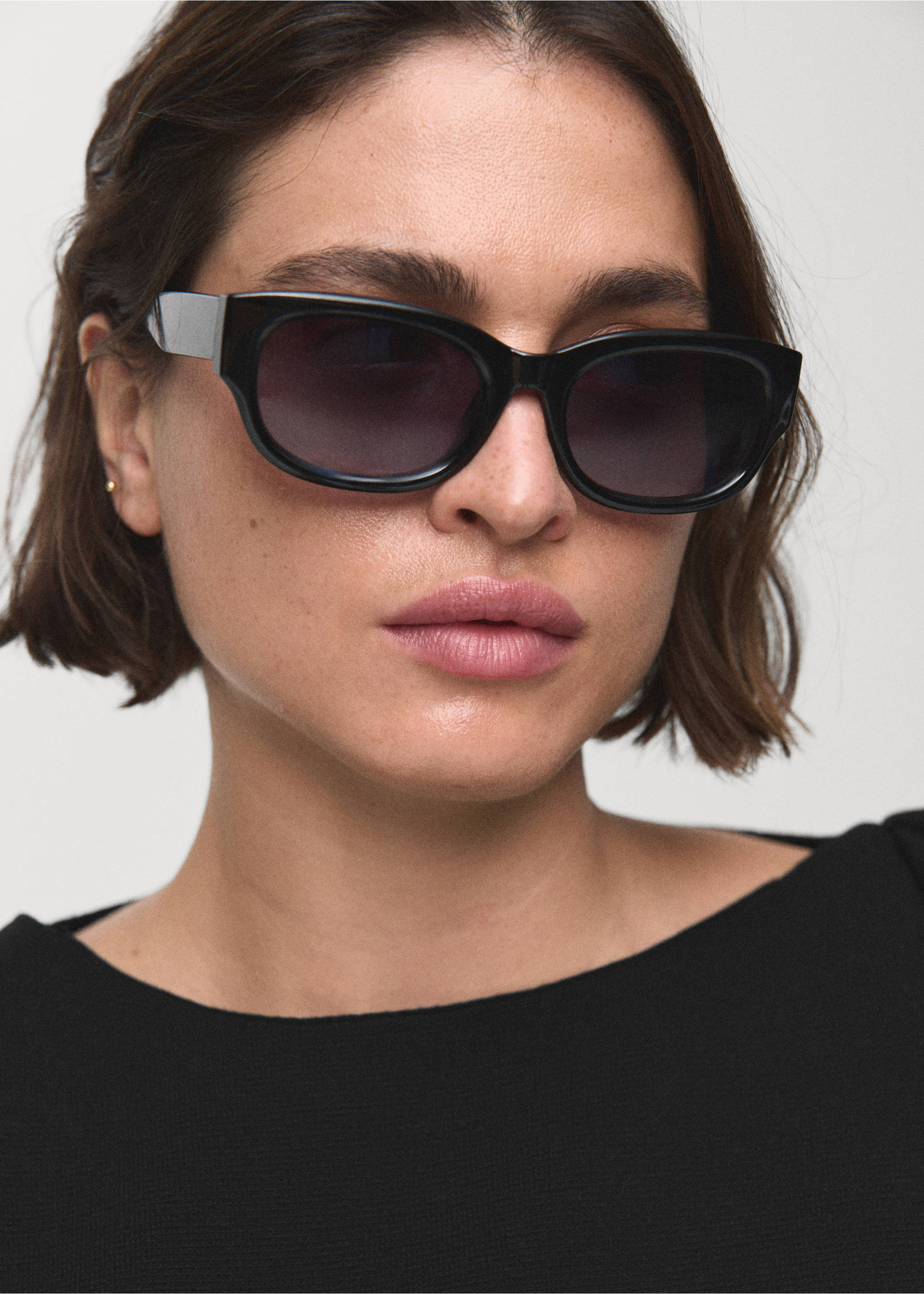 스트랩이 있는 비대칭 니트 드레스 - 상품 내역: 4, 블랙. Ref: 17064104-00.