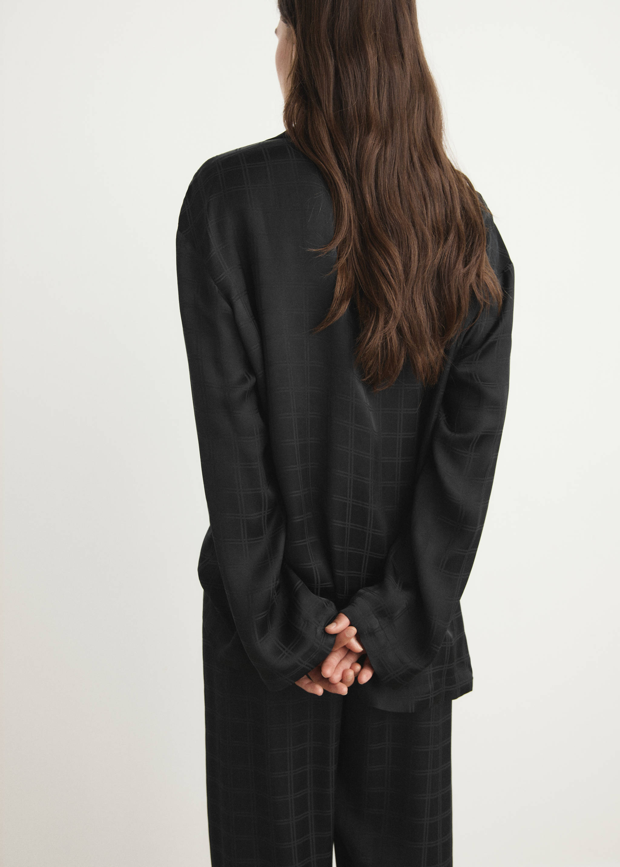 เสื้อเชิ้ตชุดนอนลายตารางผ้าเรยอน - ด้านหลังของสินค้า