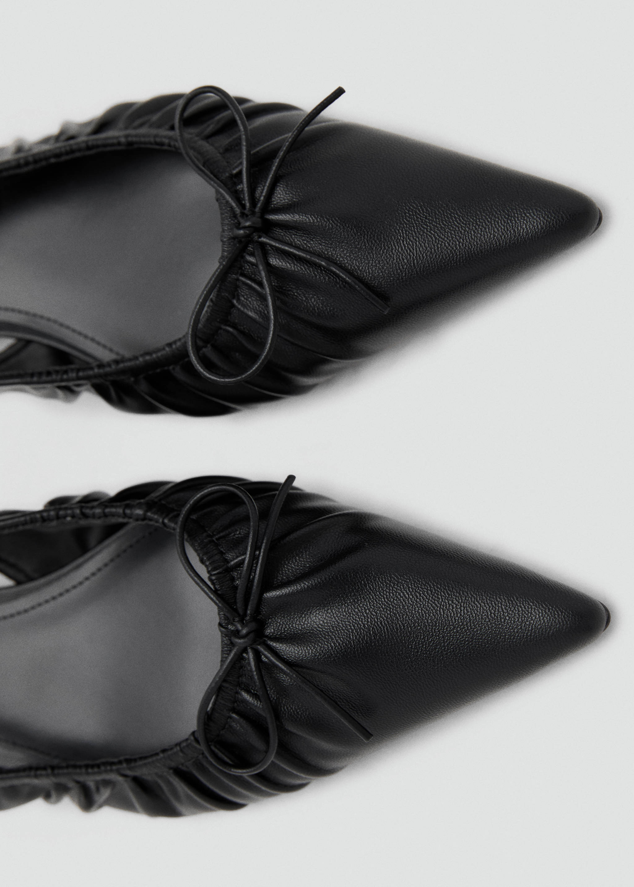 High-heel shoes with ruched bow - Details of the article 1