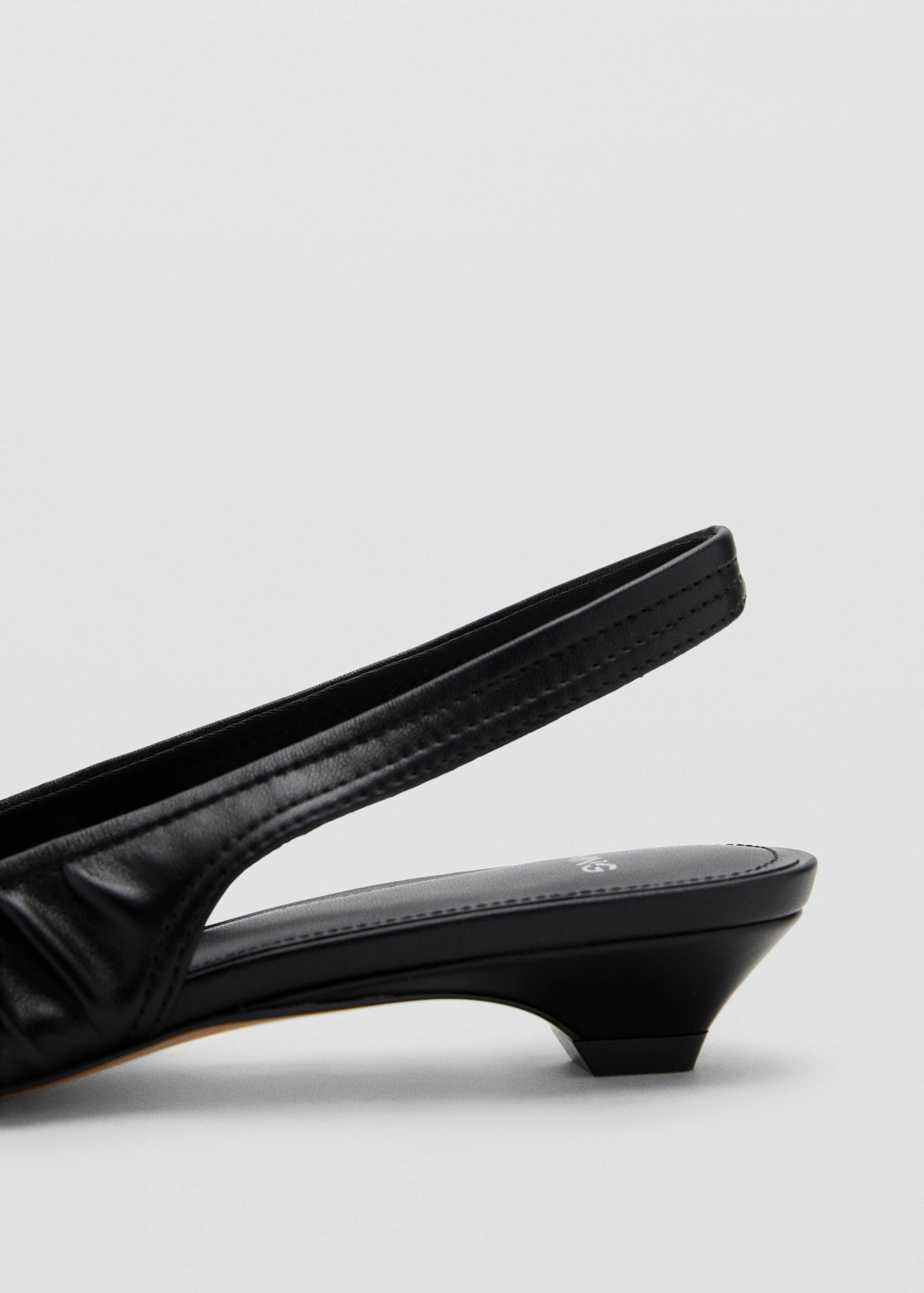 High-heel shoes with ruched bow - Details of the article 2