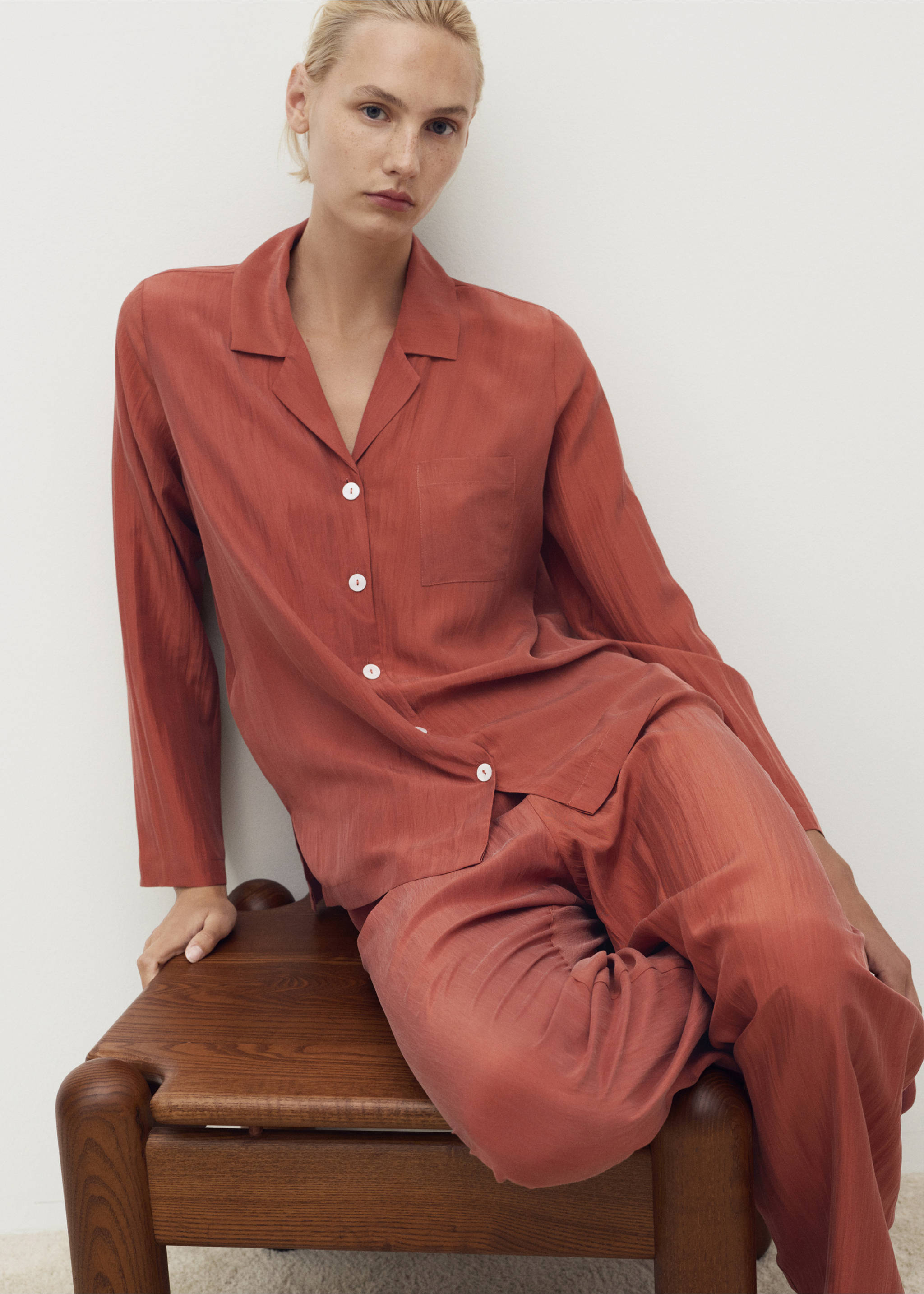 Silk long shirt - Details of the article 2, Burnt Orange. Ref: 17064126-00.