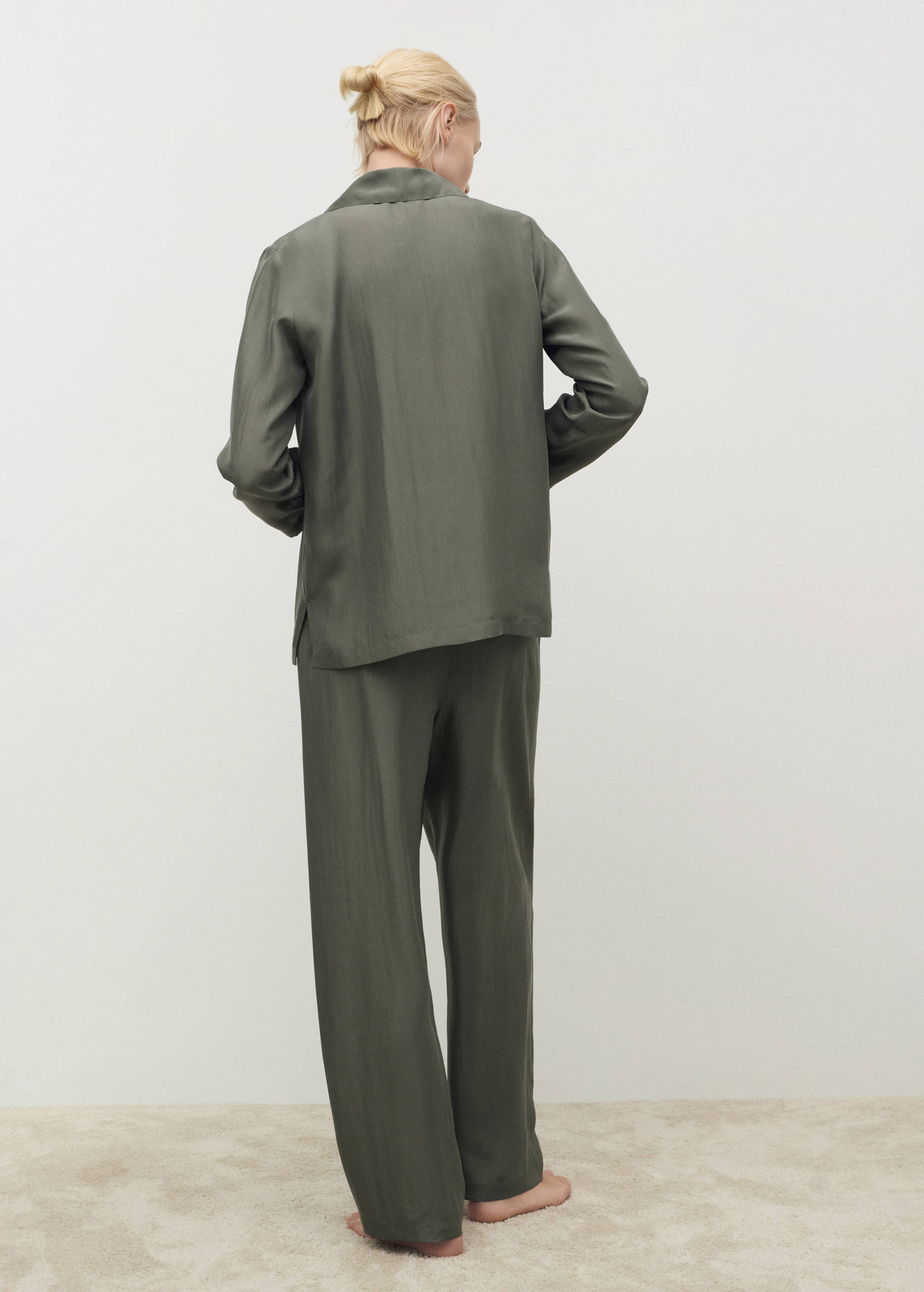 Chemise longue en soie - Verso de l’article