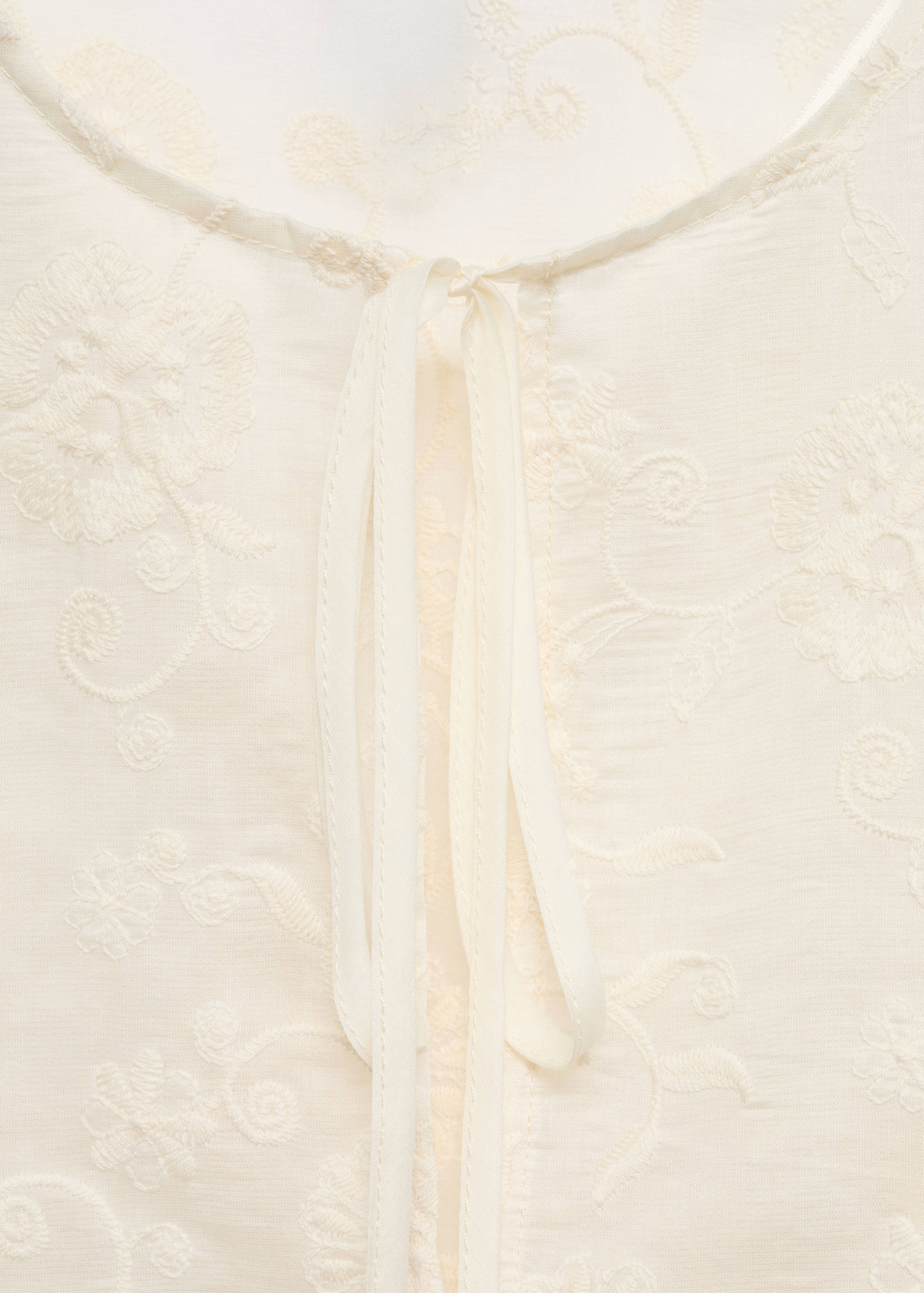 Blusa de liocel bordada - Pormenor do artigo 8