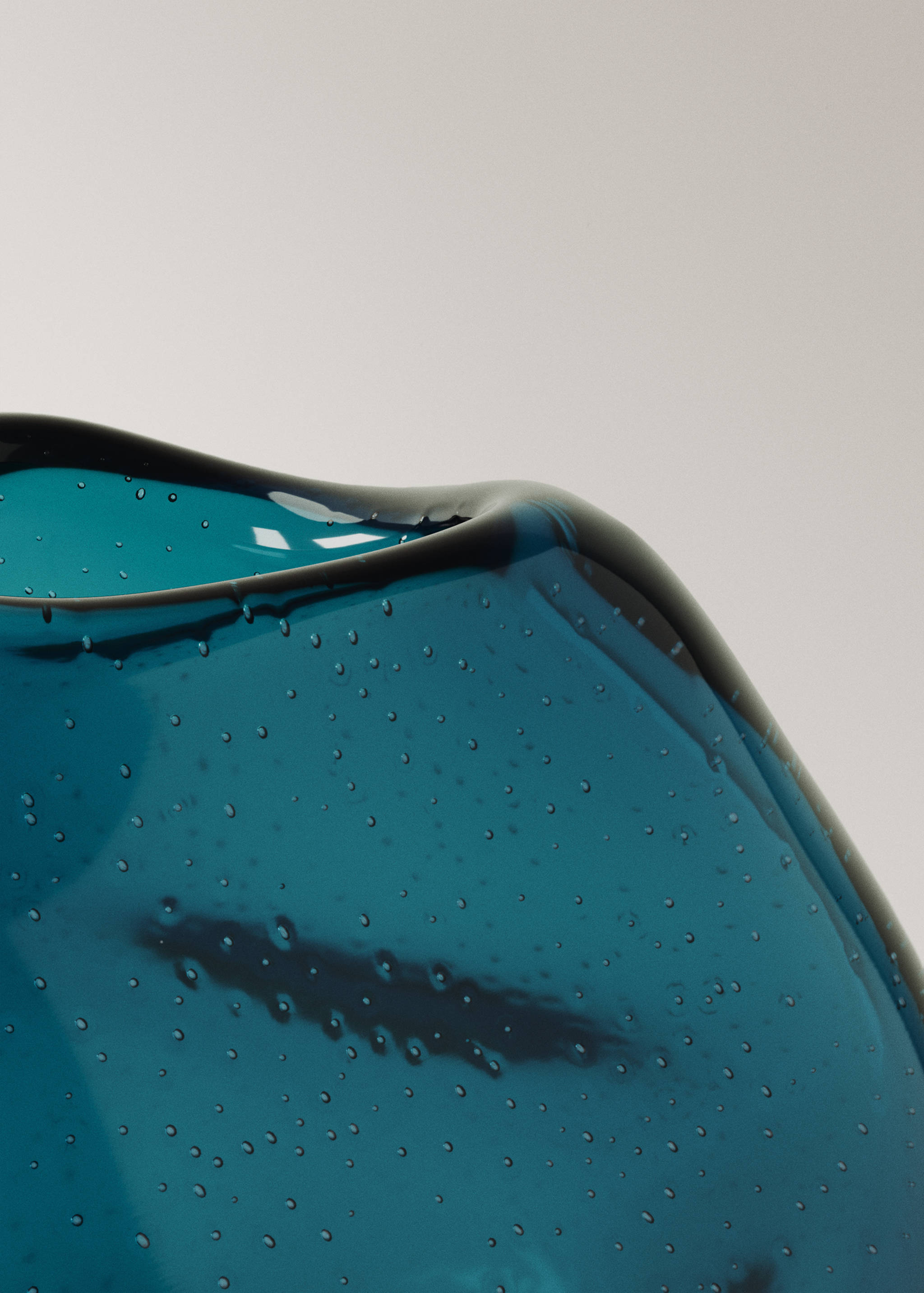 Low irregular glass vase - Details of the article 3