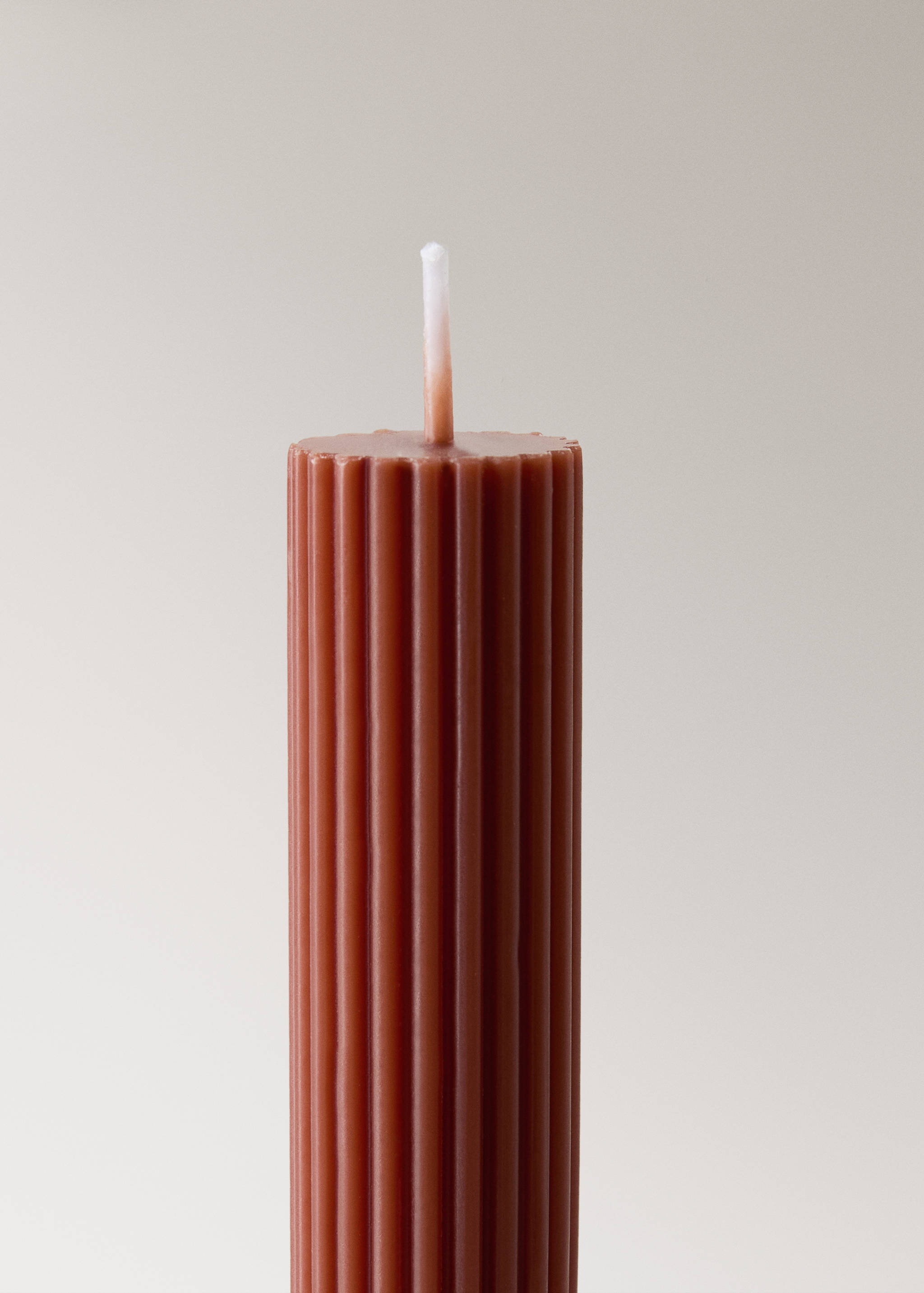 Candles with striped relief - Details of the article 1