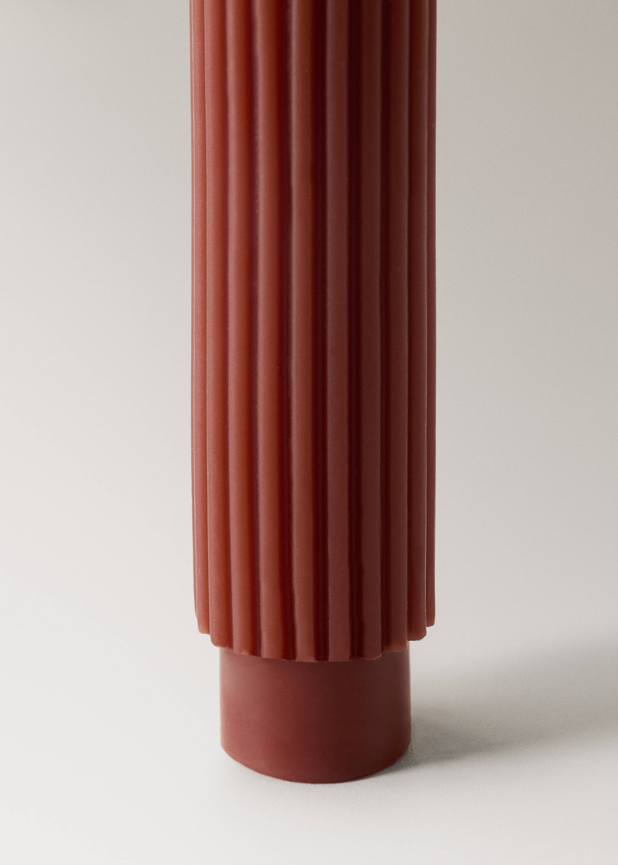 Candles with striped relief - Details of the article 2
