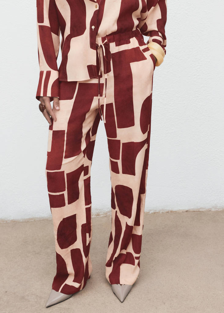 Fluid trousers with geometric pattern — Ecru