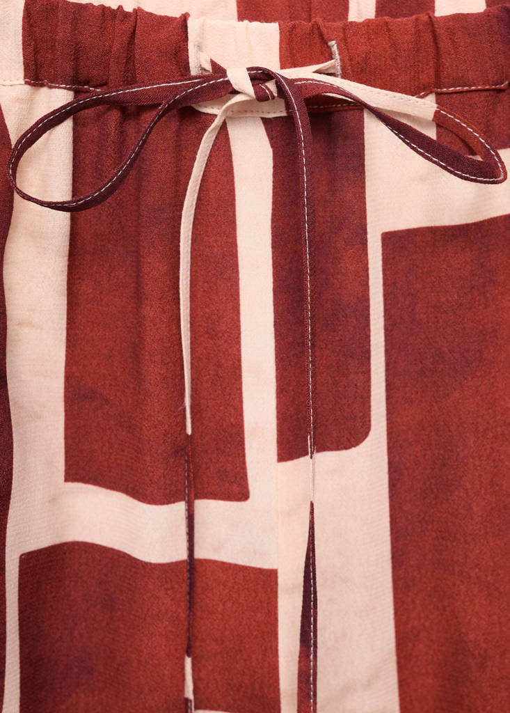 Fluid trousers with geometric pattern — Ecru