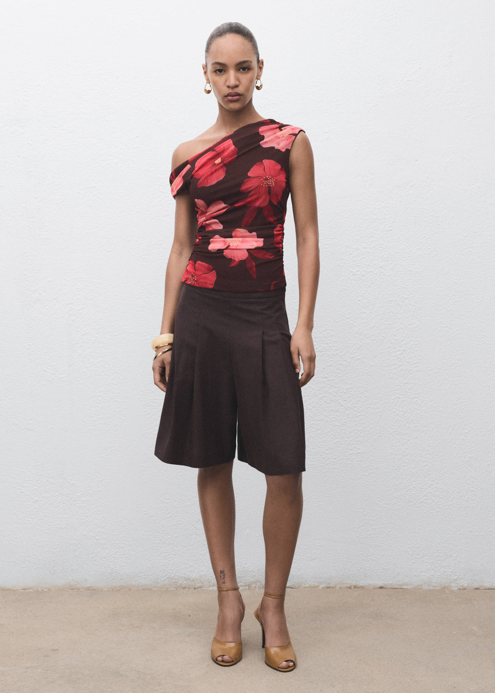 Floral asymmetrical top - General plane