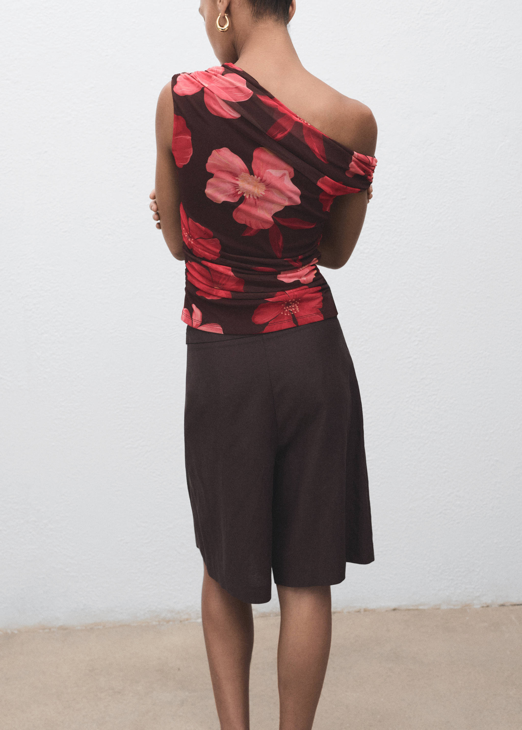 Floral asymmetrical top - Reverse of the article