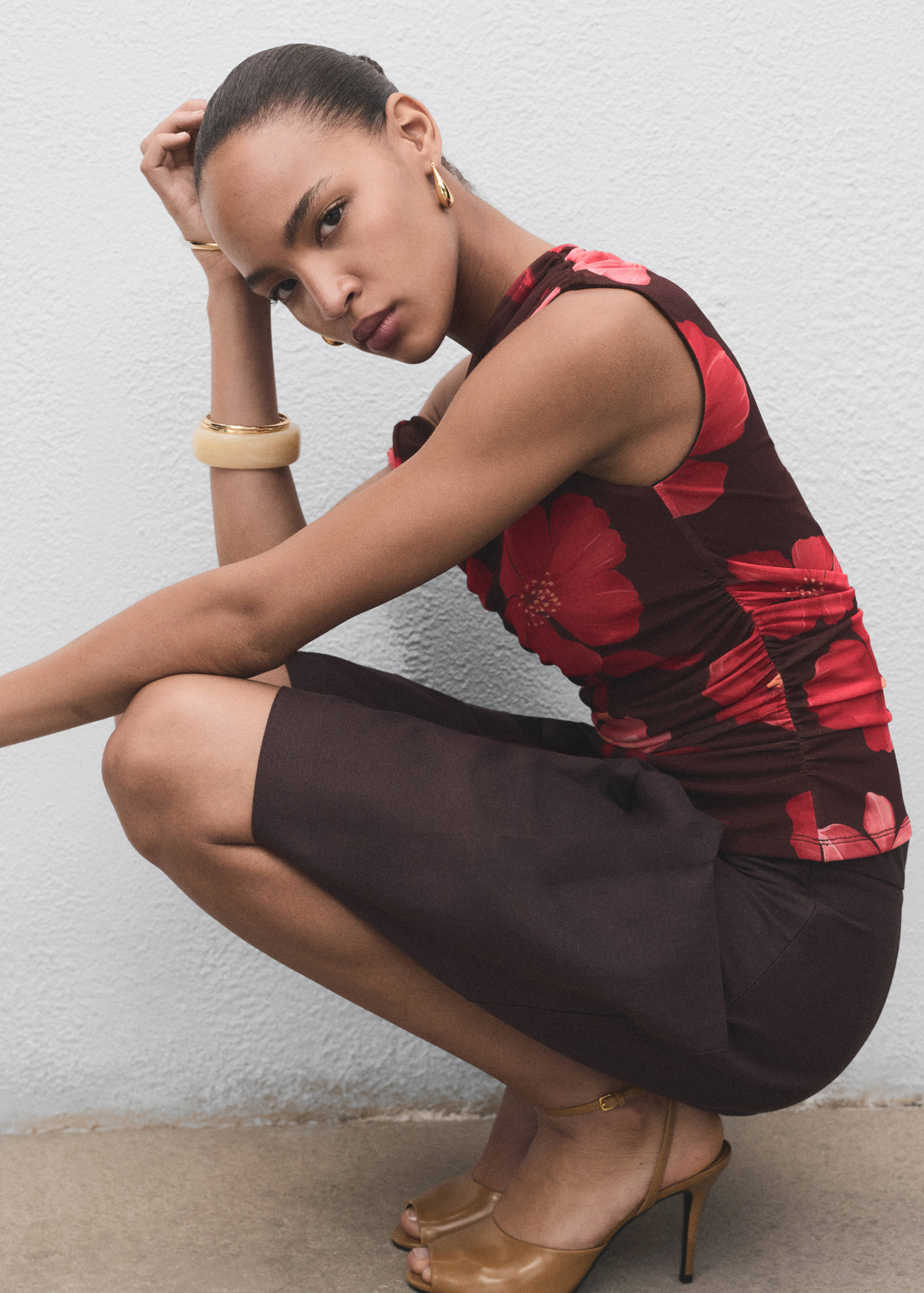 Floral asymmetrical top - Details of the article 2