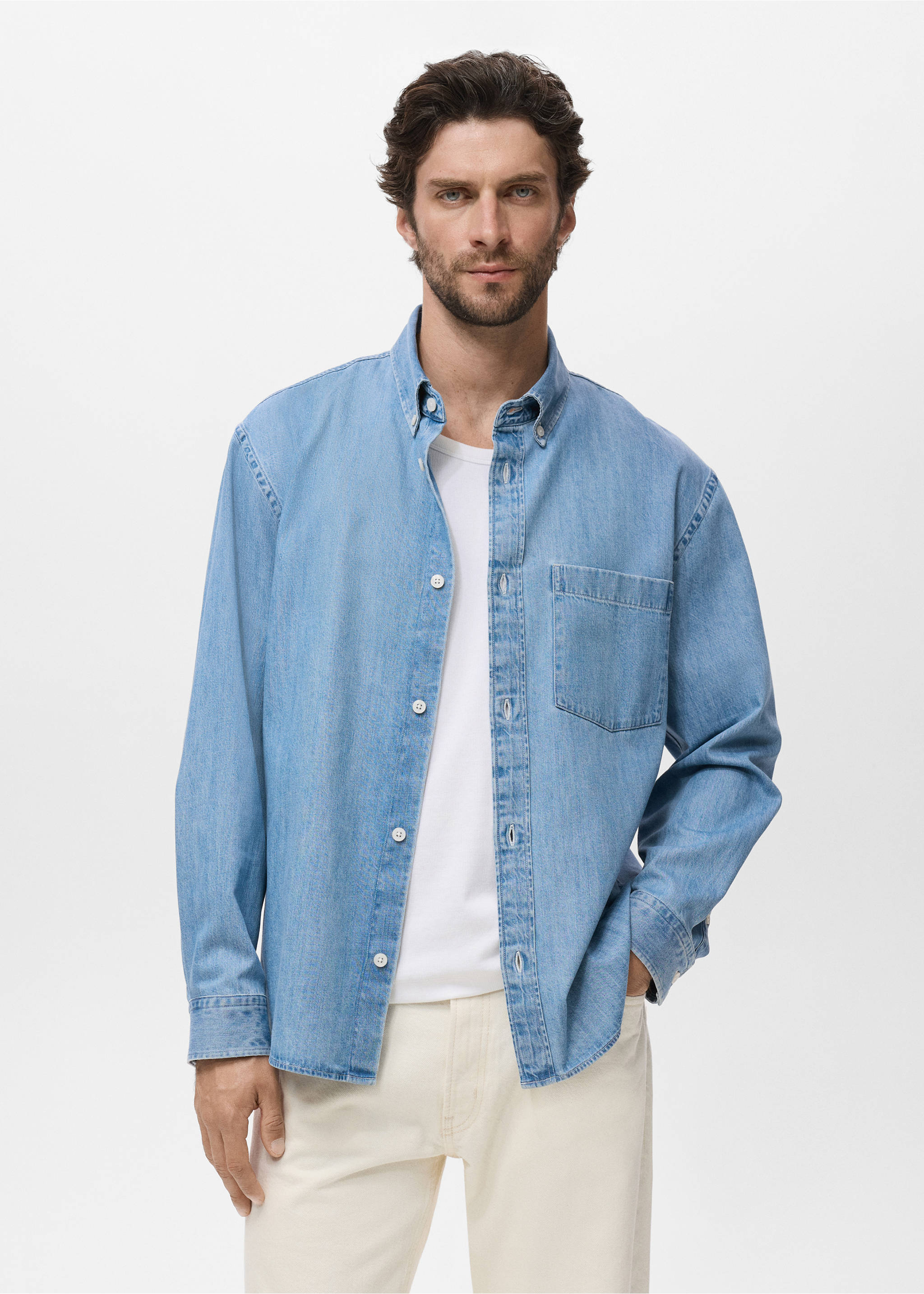 Chemise denim poche - Plan moyen, Bleu clair. Ref: 17064416-00.