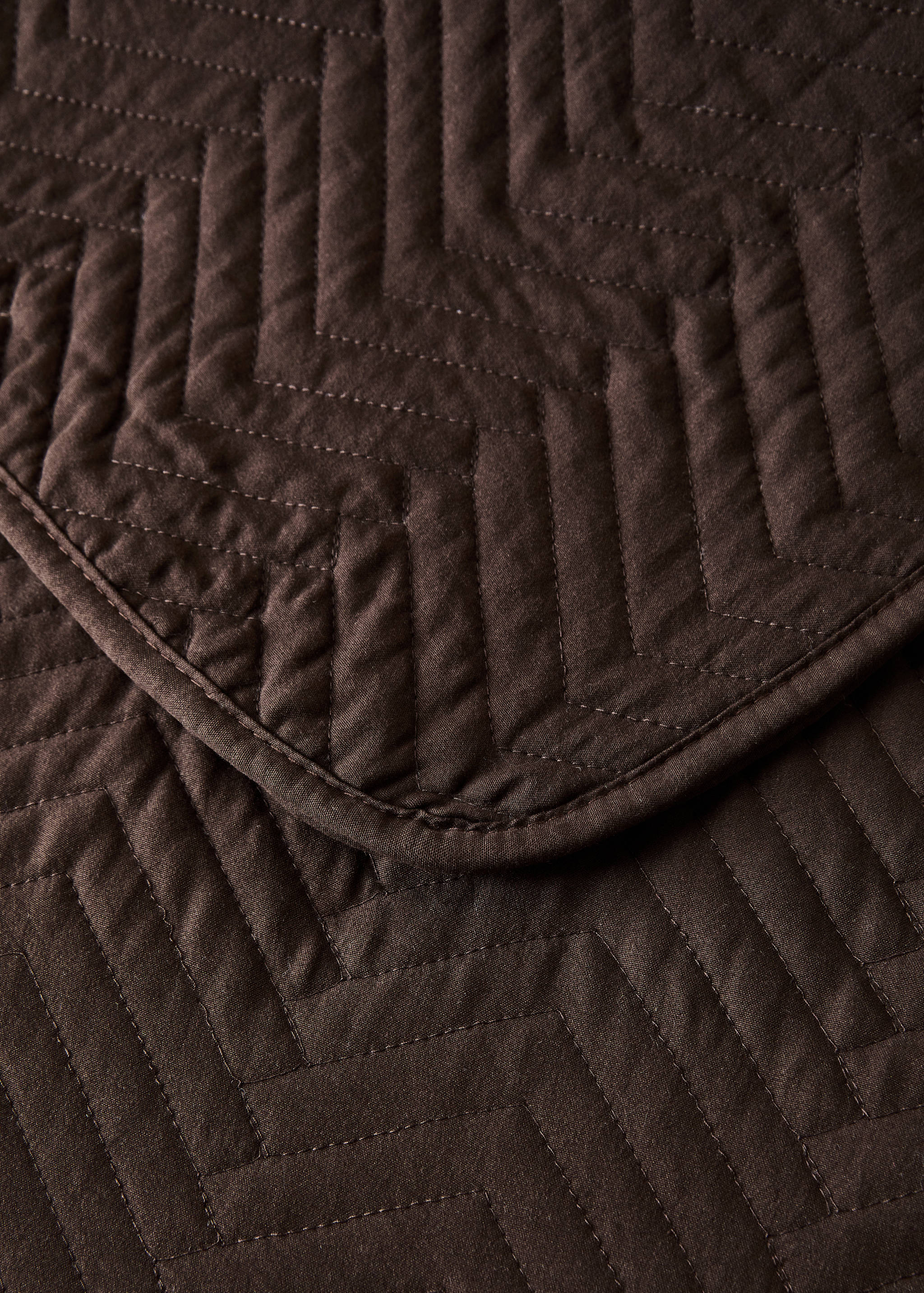 Microfibre soft-touch herringbone-print bedspread for 130/150 cm bed - Details of the article 1